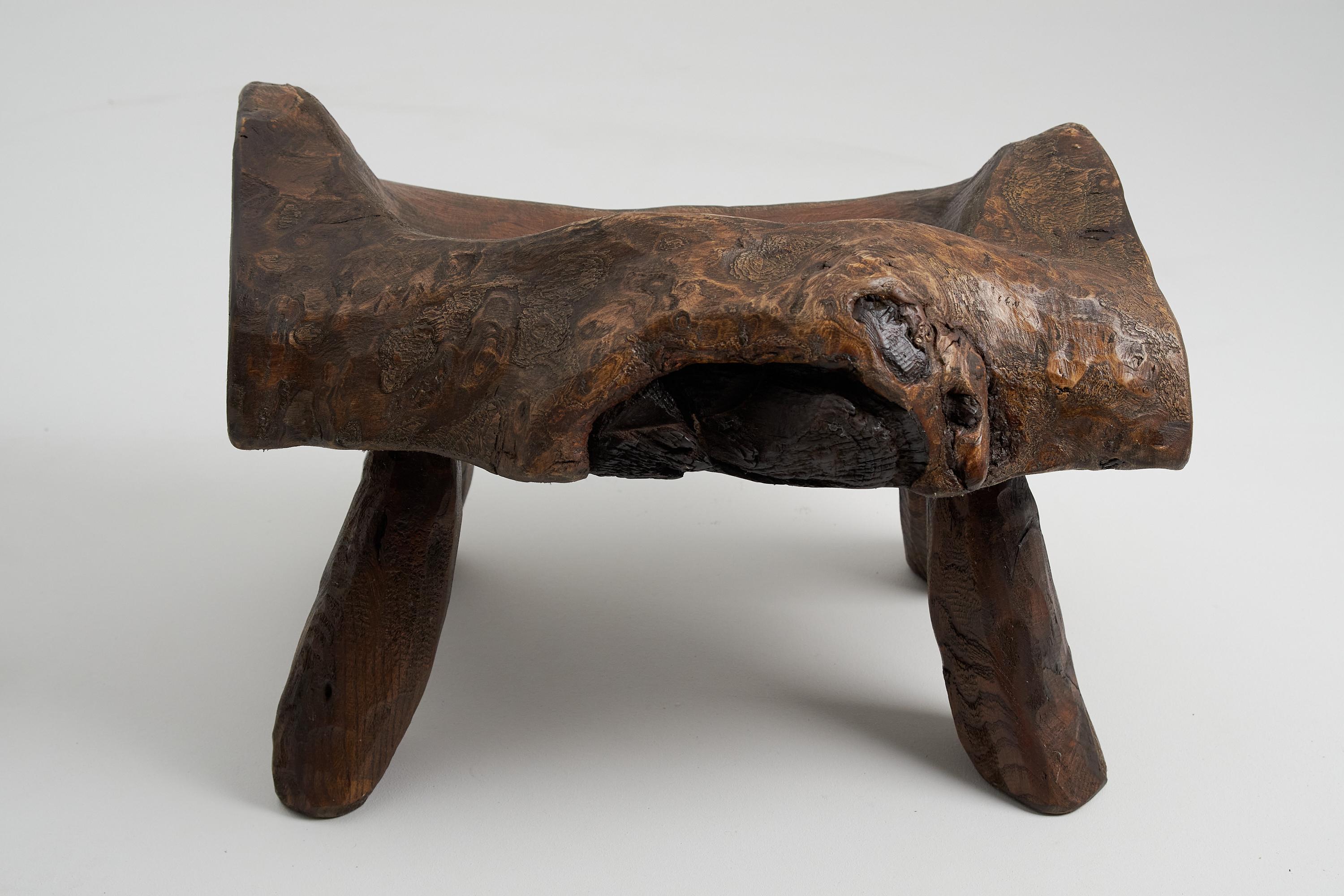 Meuble Logniture, tabouret sculpté à partir d'une seule pièce de bois de Mulberry, en vente 5