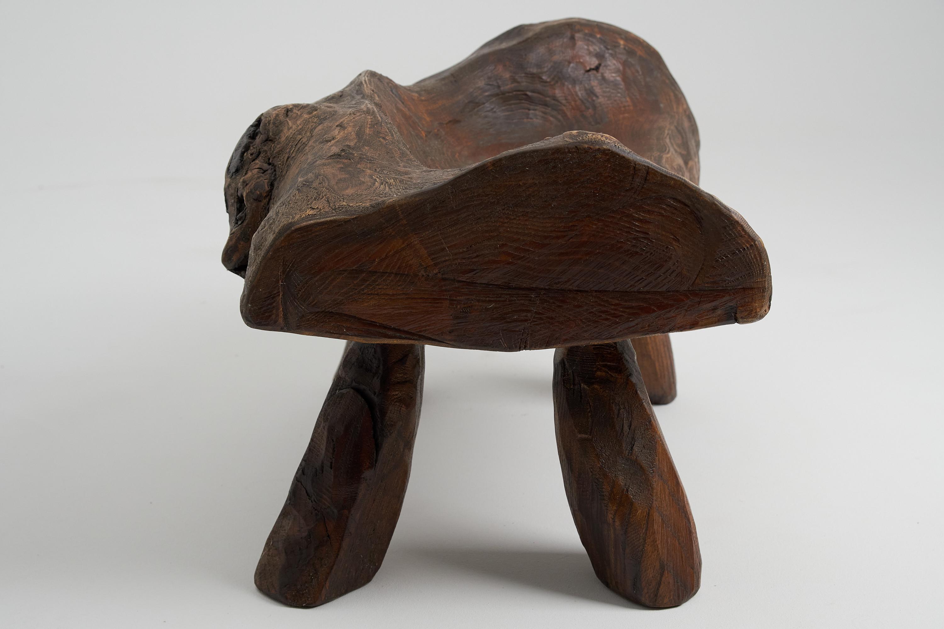 Meuble Logniture, tabouret sculpté à partir d'une seule pièce de bois de Mulberry, en vente 7