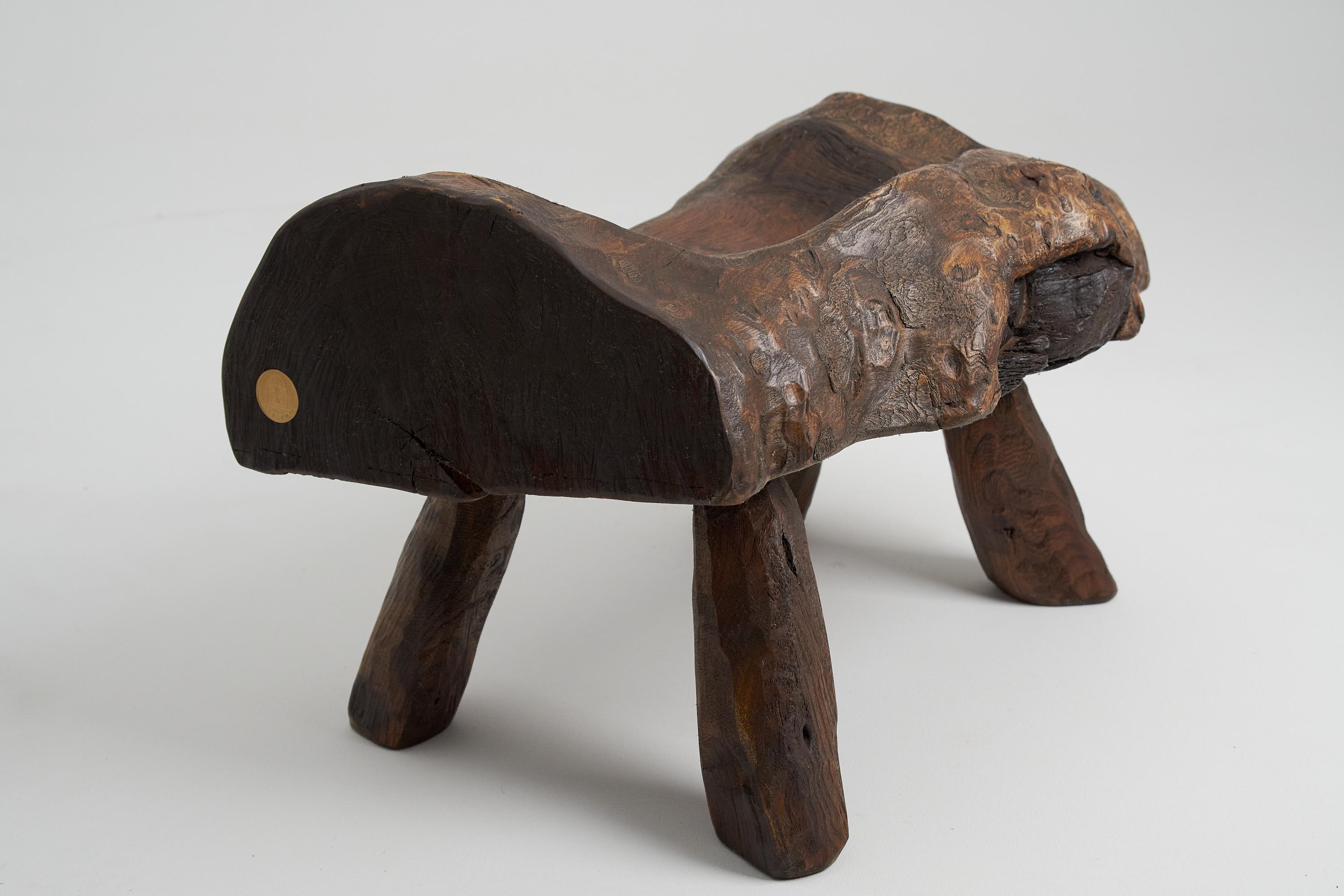 Bois Meuble Logniture, tabouret sculpté à partir d'une seule pièce de bois de Mulberry, en vente