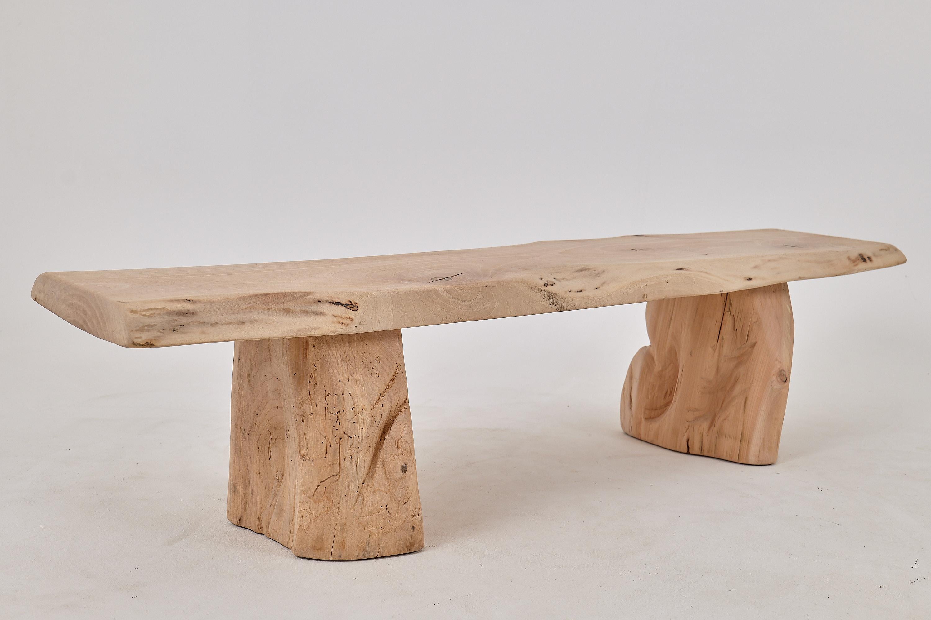 Legno Logniture, Panca in noce con bordo vivo, Wabi-Sabi, Brutalista, Logniture in vendita