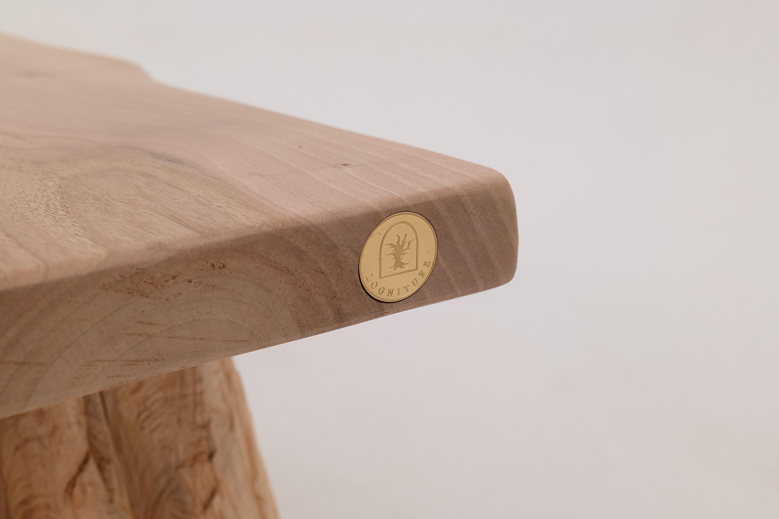 Logniture, Bank aus Nussbaumholz mit naturfarbener Kante, Wabi-Sabi, Brutalismus, Log Furniture im Angebot 1