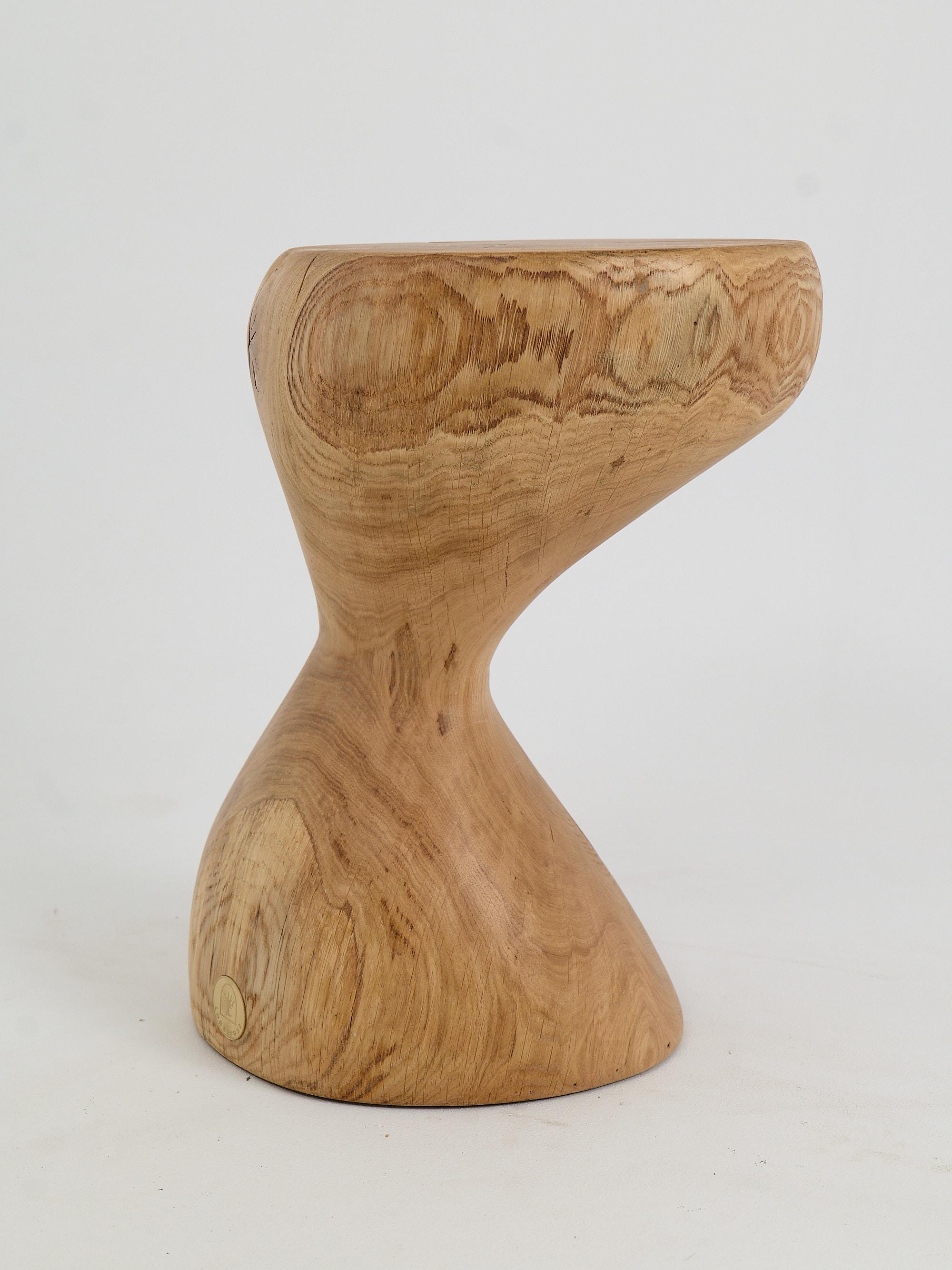 Brutalismo Logniture, Tavolino scultoreo in legno massiccio di Oak, design contemporaneo originale in vendita