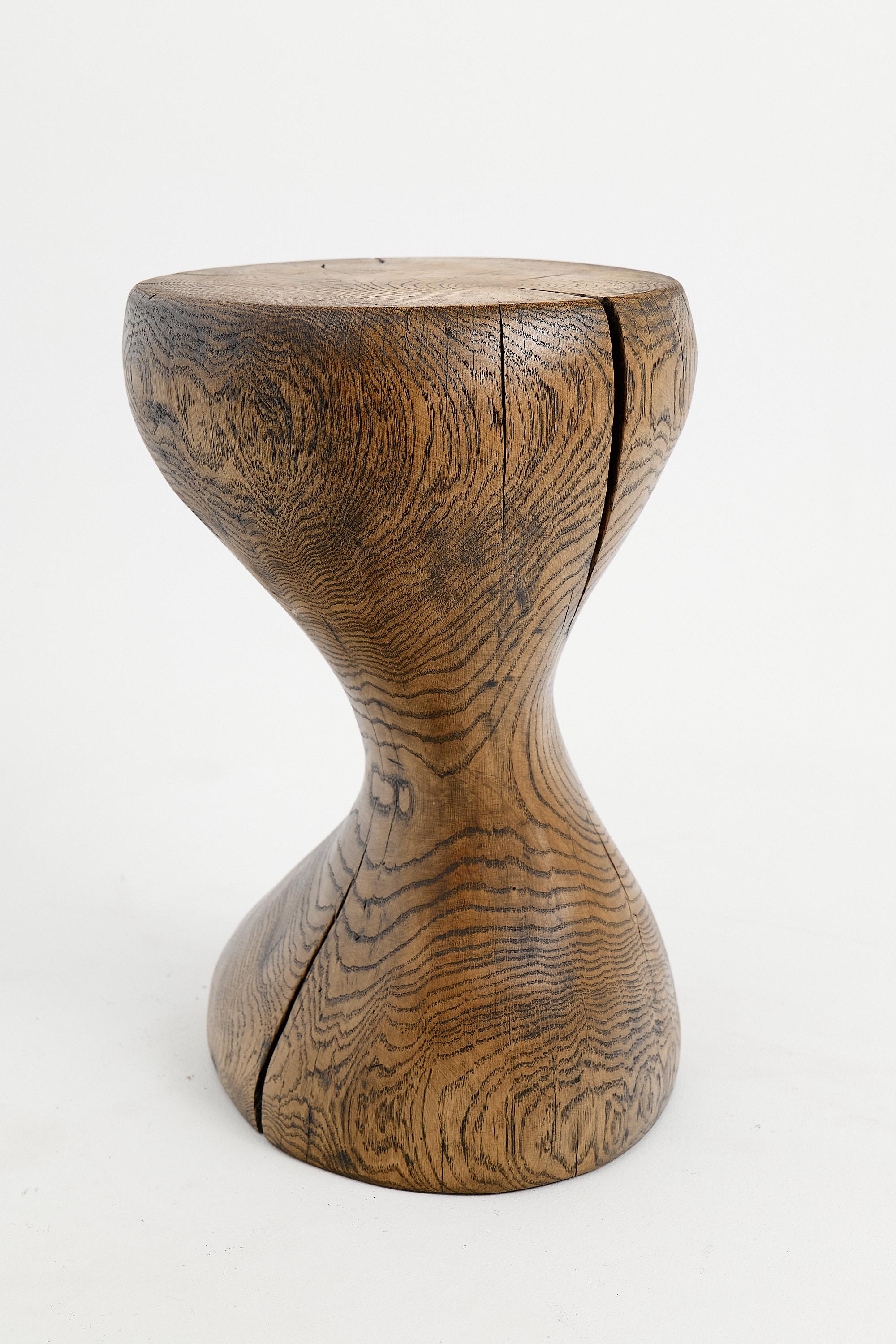 Mesa auxiliar escultórica de madera maciza de roble, diseño original contemporáneo en Nuevo estado para la venta en Stara Gradiška, HR