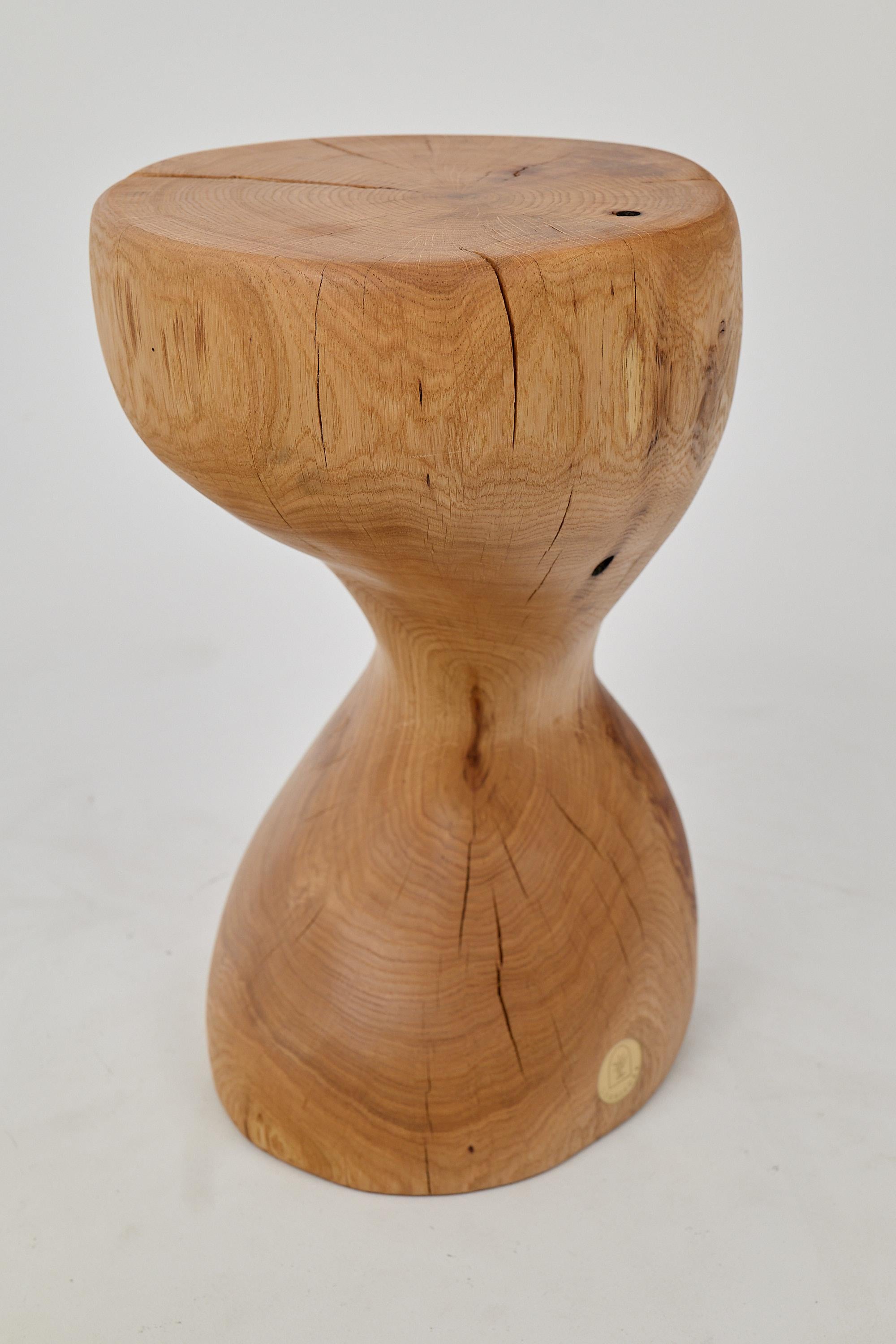 Mesa auxiliar escultórica de madera maciza de roble, diseño original contemporáneo en Nuevo estado para la venta en Stara Gradiška, HR