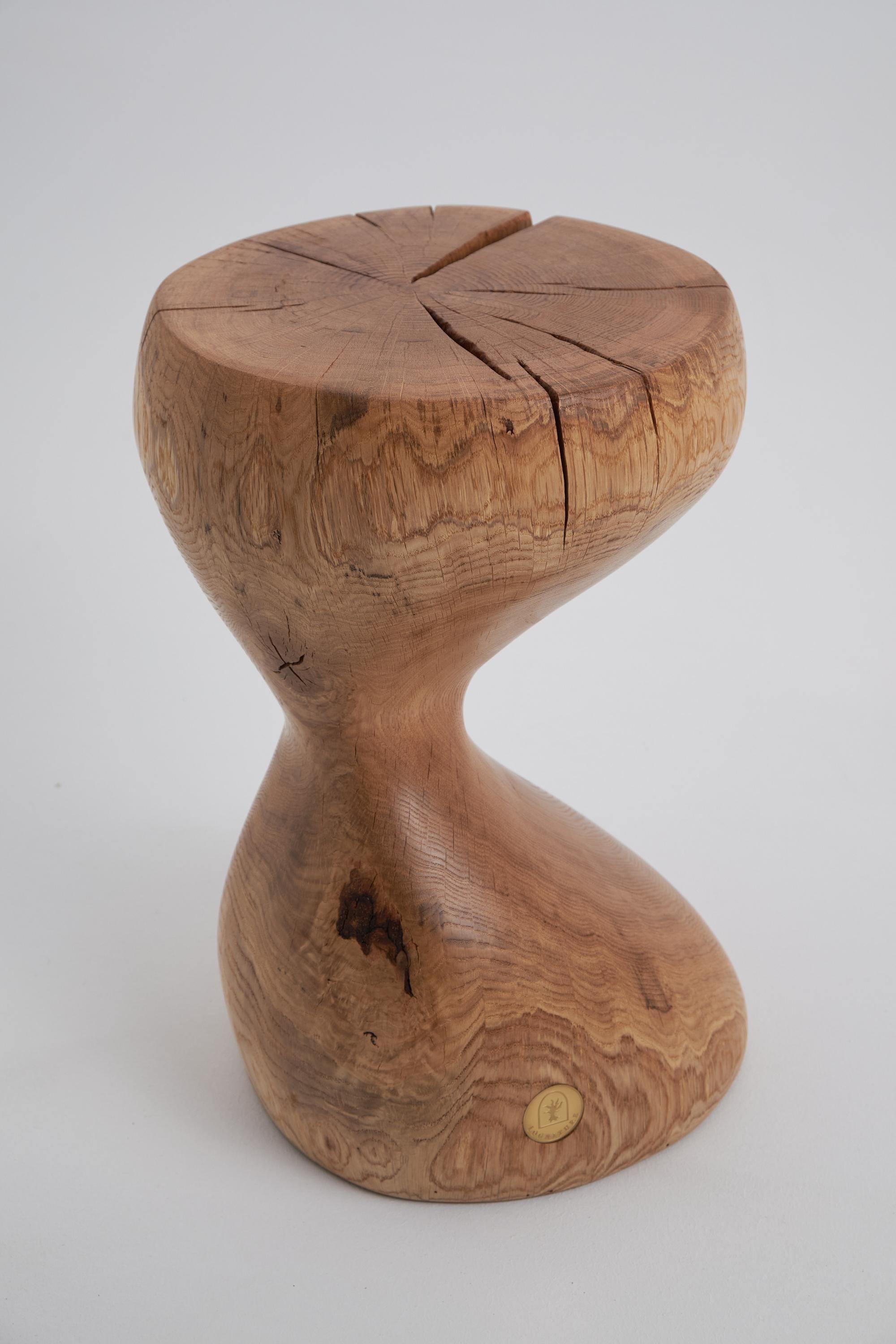 Logniture, Wabi-Sabi, Mesa auxiliar escultórica de madera maciza de roble, Diseño original Madera en venta