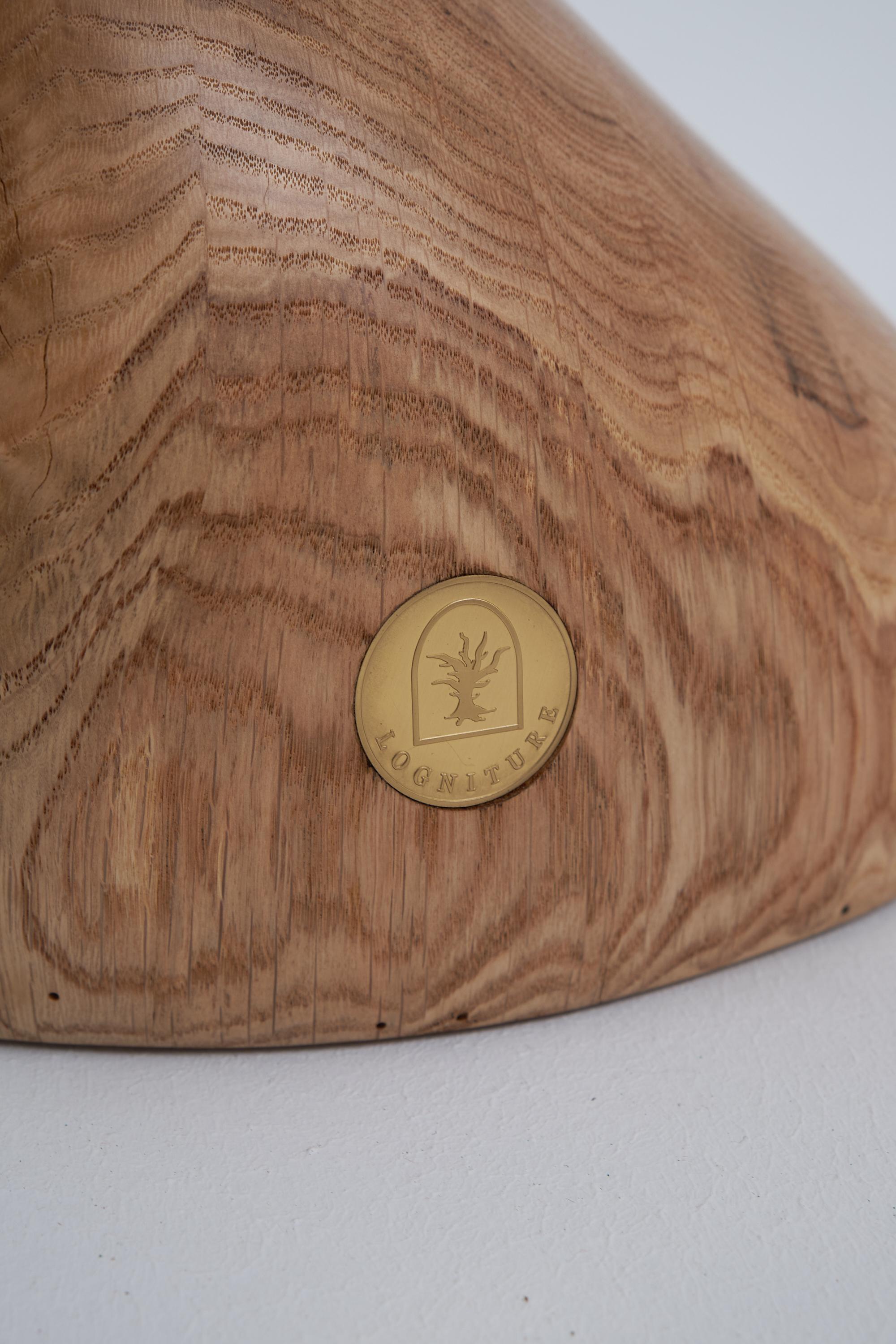 Logniture, Wabi-Sabi, Mesa auxiliar escultórica de madera maciza de roble, Diseño original en venta 1