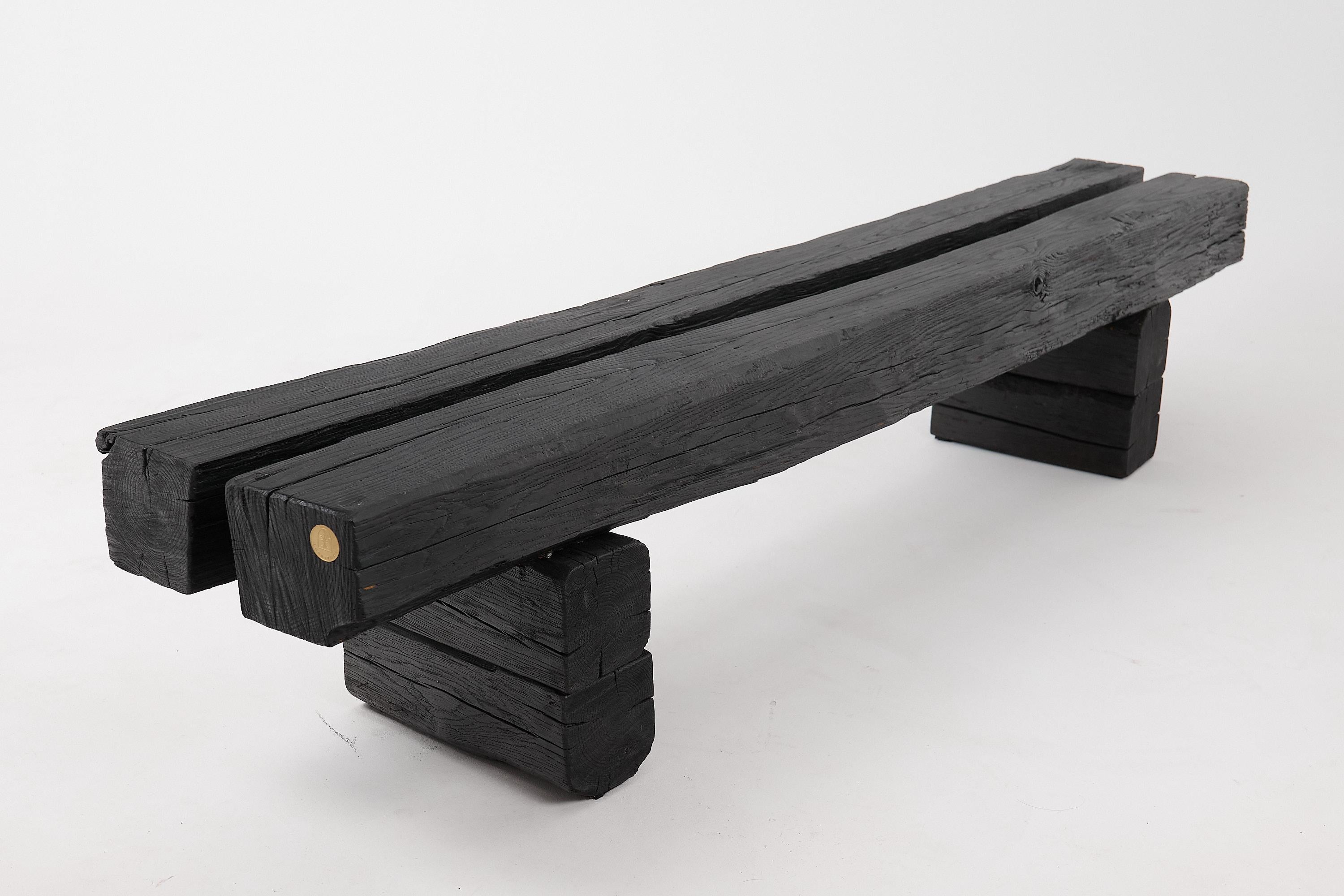 Logniture, Banc 79 pouces en poutres de chêne charbonné recyclé, Outdoor/Indoor, Organic en vente 3
