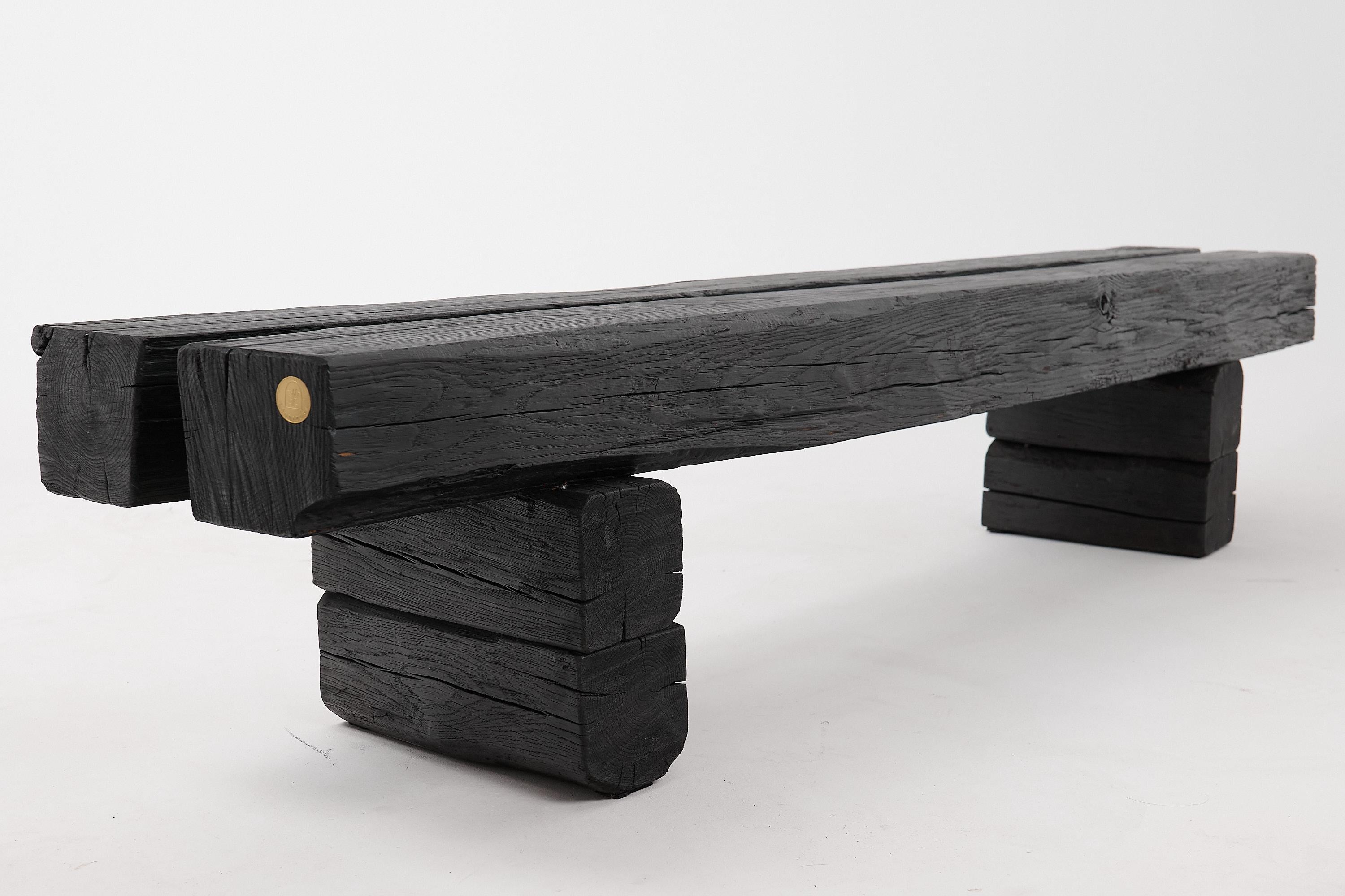 Logniture, Banc 79 pouces en poutres de chêne charbonné recyclé, Outdoor/Indoor, Organic en vente 4