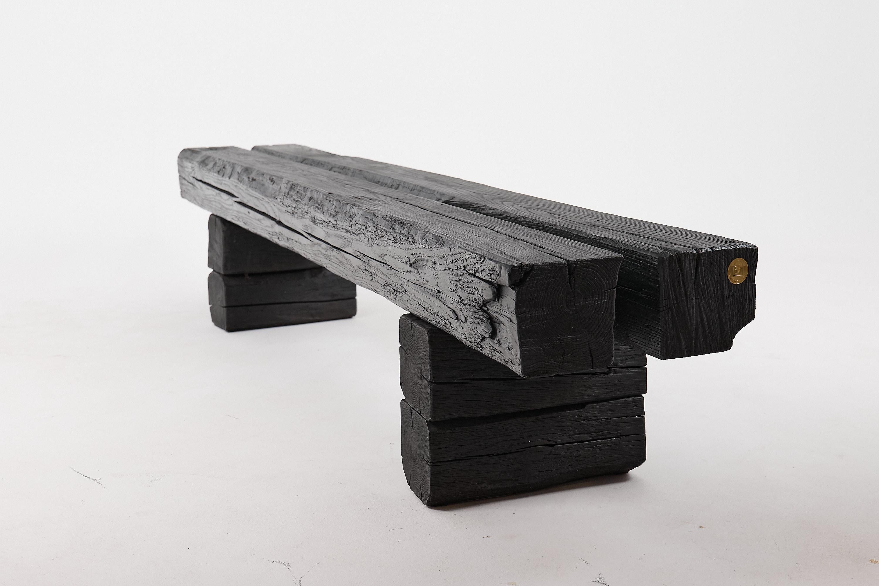 XXIe siècle et contemporain Logniture, Banc 79 pouces en poutres de chêne charbonné recyclé, Outdoor/Indoor, Organic en vente