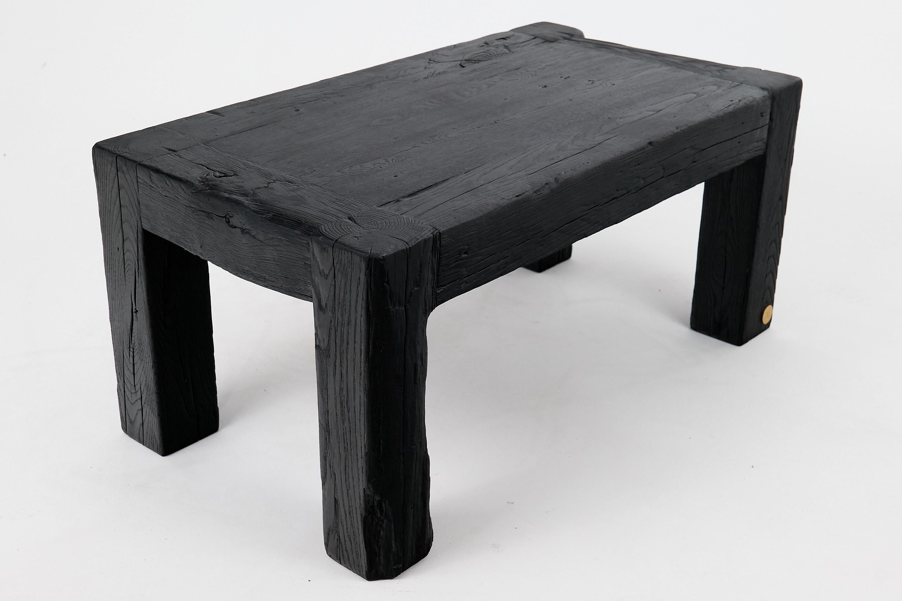 Logniture, Tavolo brutalista in legno di Oak Oak carbonizzato, naturale ed eco-compatibile in vendita 2