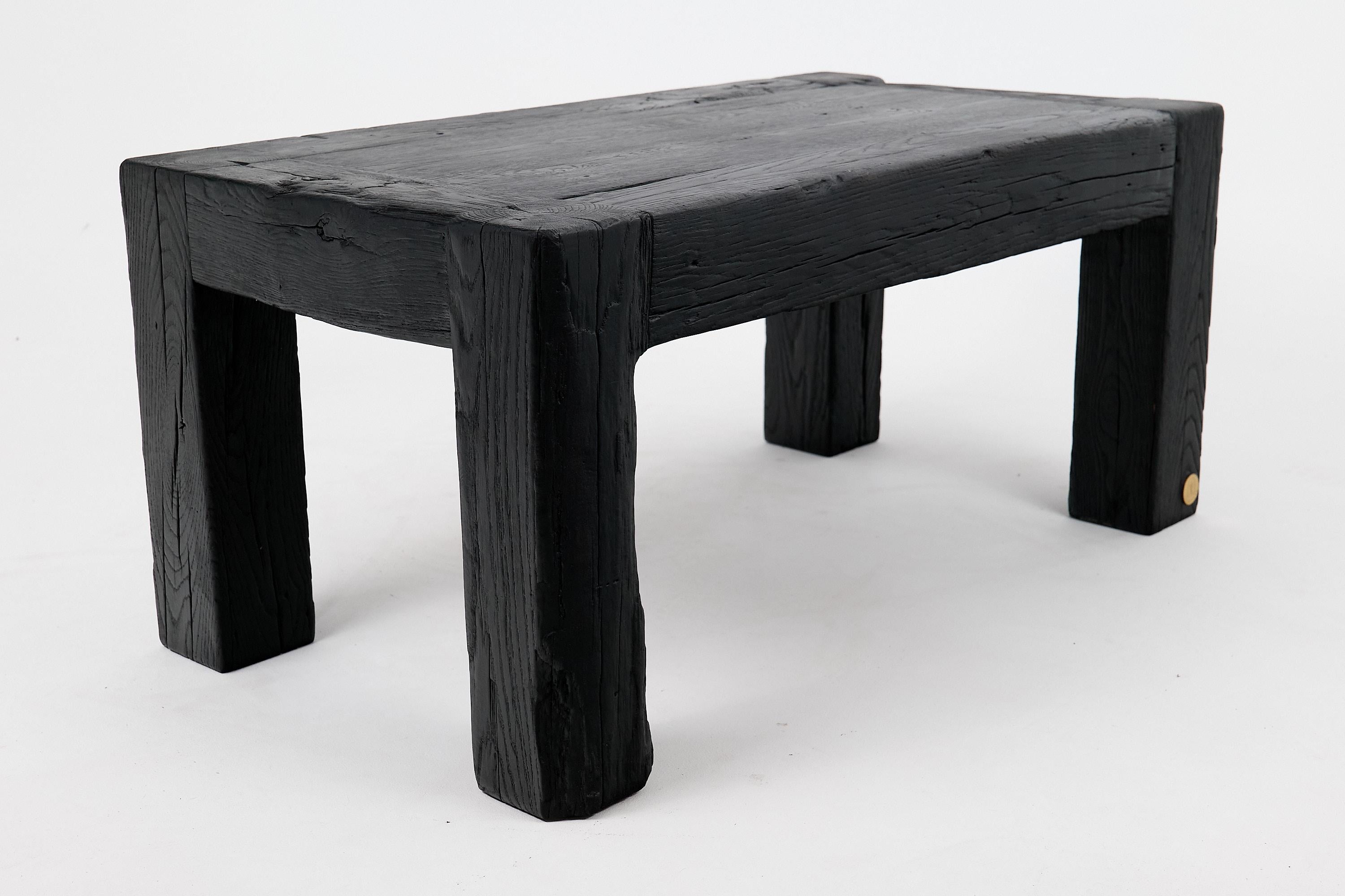 Logniture, Tavolo brutalista in legno di Oak Oak carbonizzato, naturale ed eco-compatibile in vendita 3