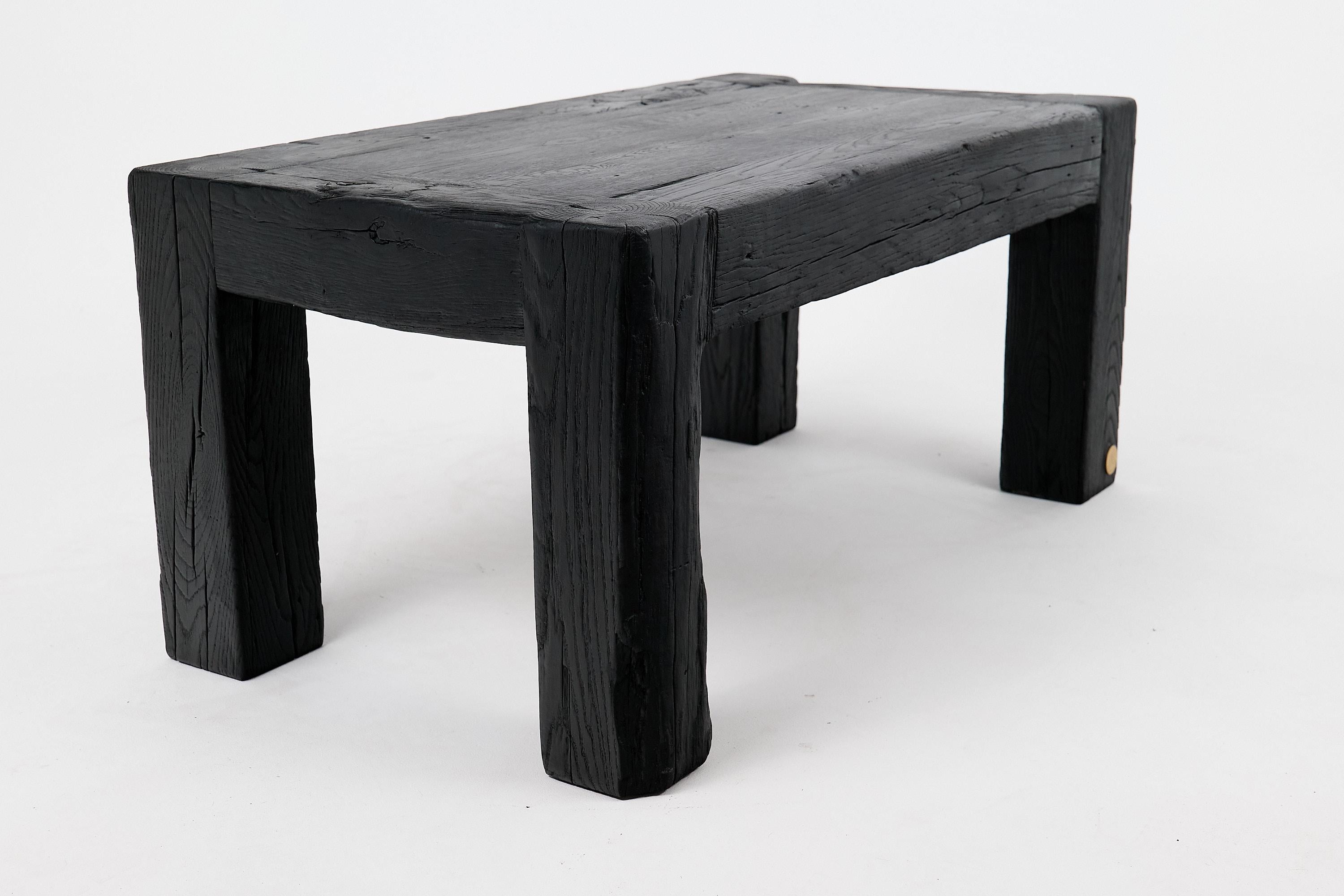 Logniture, Tavolo brutalista in legno di Oak Oak carbonizzato, naturale ed eco-compatibile in vendita 4