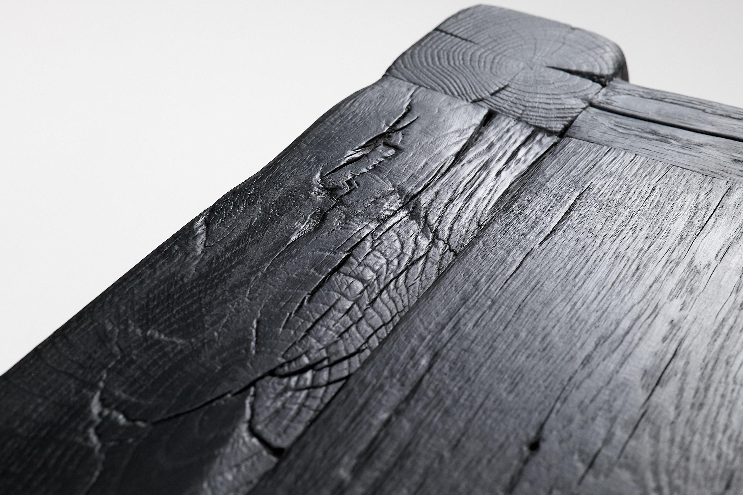 Logniture, Tavolo brutalista in legno di Oak Oak carbonizzato, naturale ed eco-compatibile in vendita 10