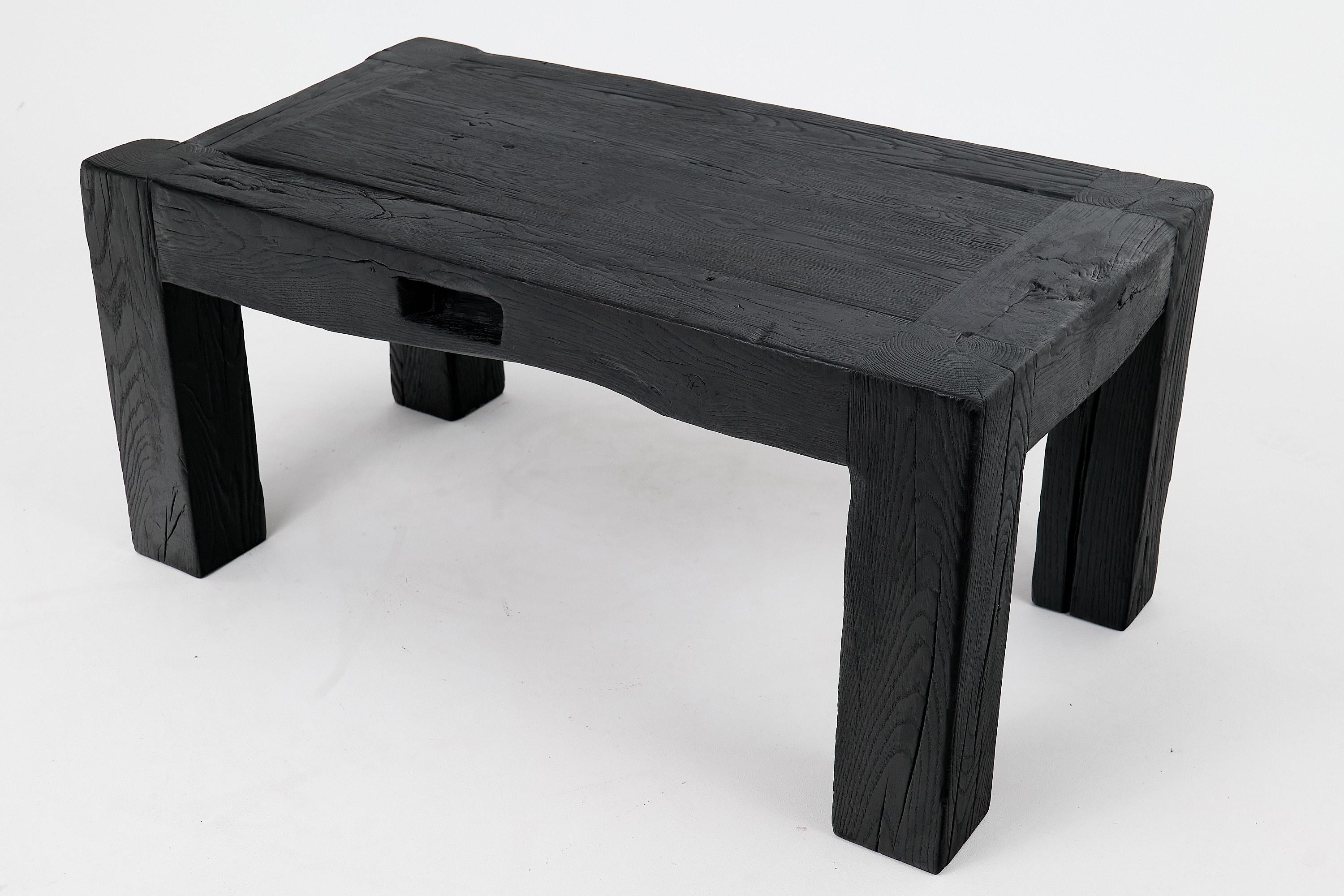 XXI secolo e contemporaneo Logniture, Tavolo brutalista in legno di Oak Oak carbonizzato, naturale ed eco-compatibile in vendita