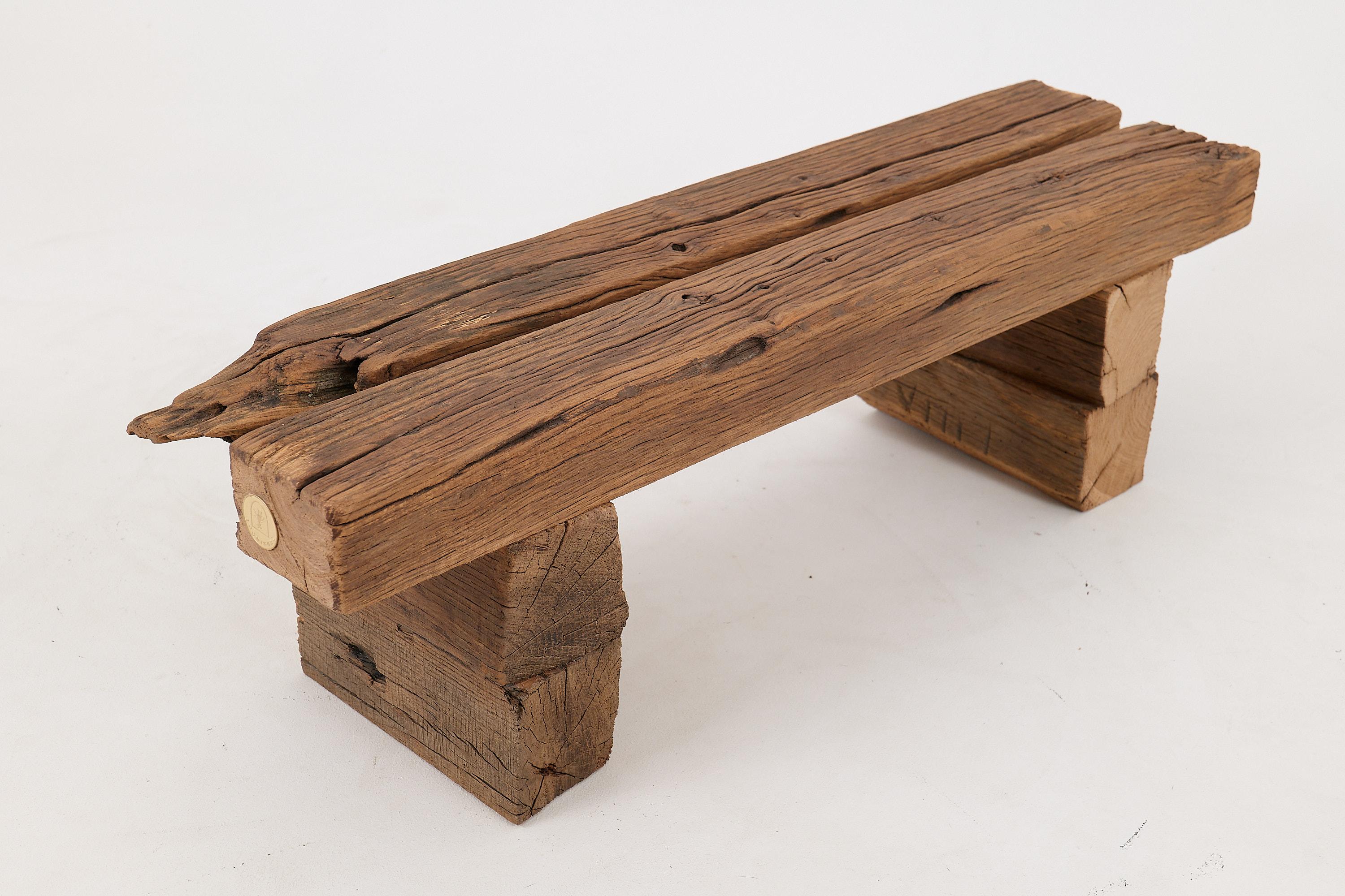 Logniture, panchina brutalista in legno di Oak Oak recuperato, naturale ed eco-compatibile 2