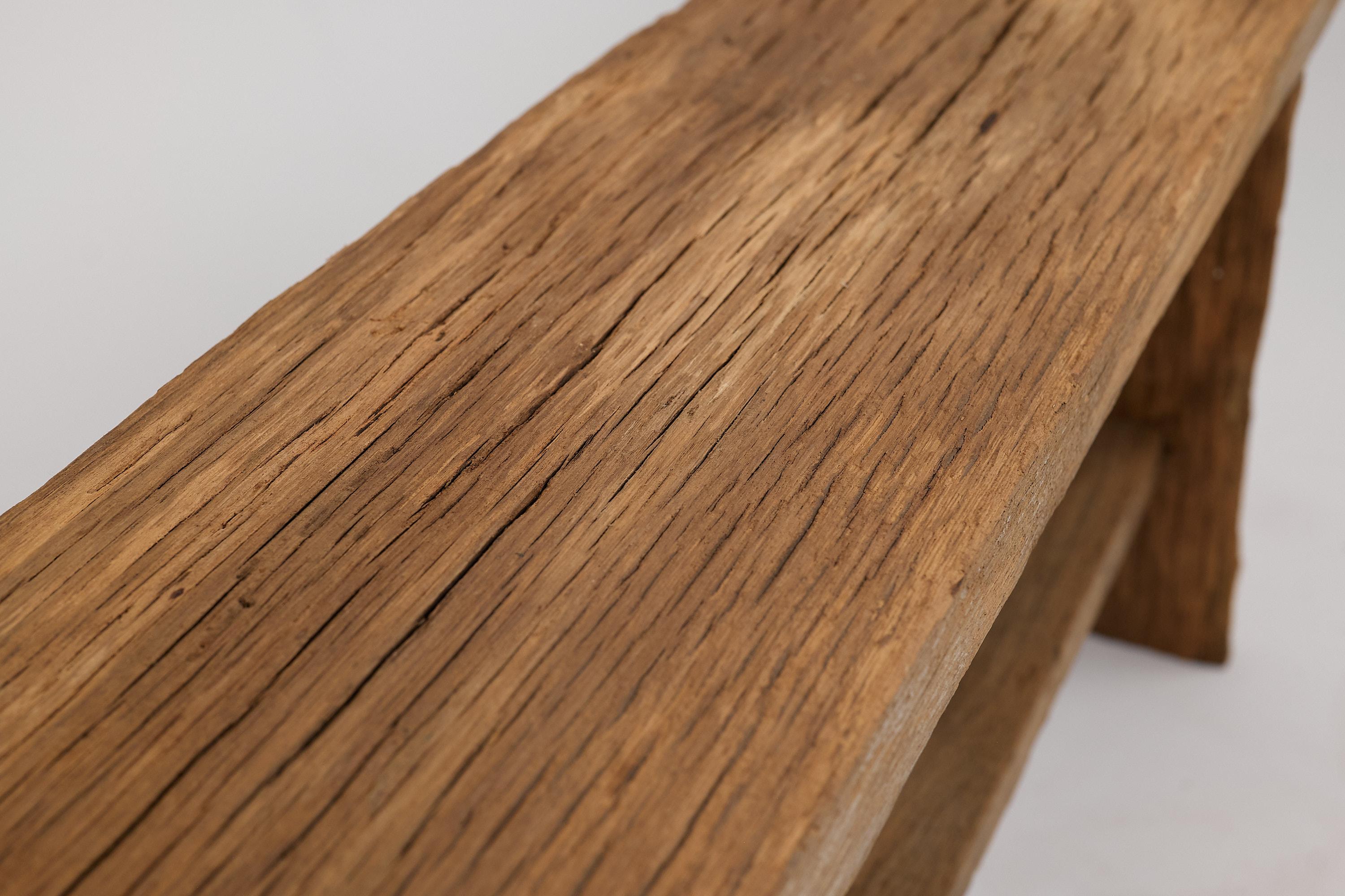 Logniture, panchina brutalista in legno di Oak Oak recuperato, naturale ed eco-compatibile in vendita 4