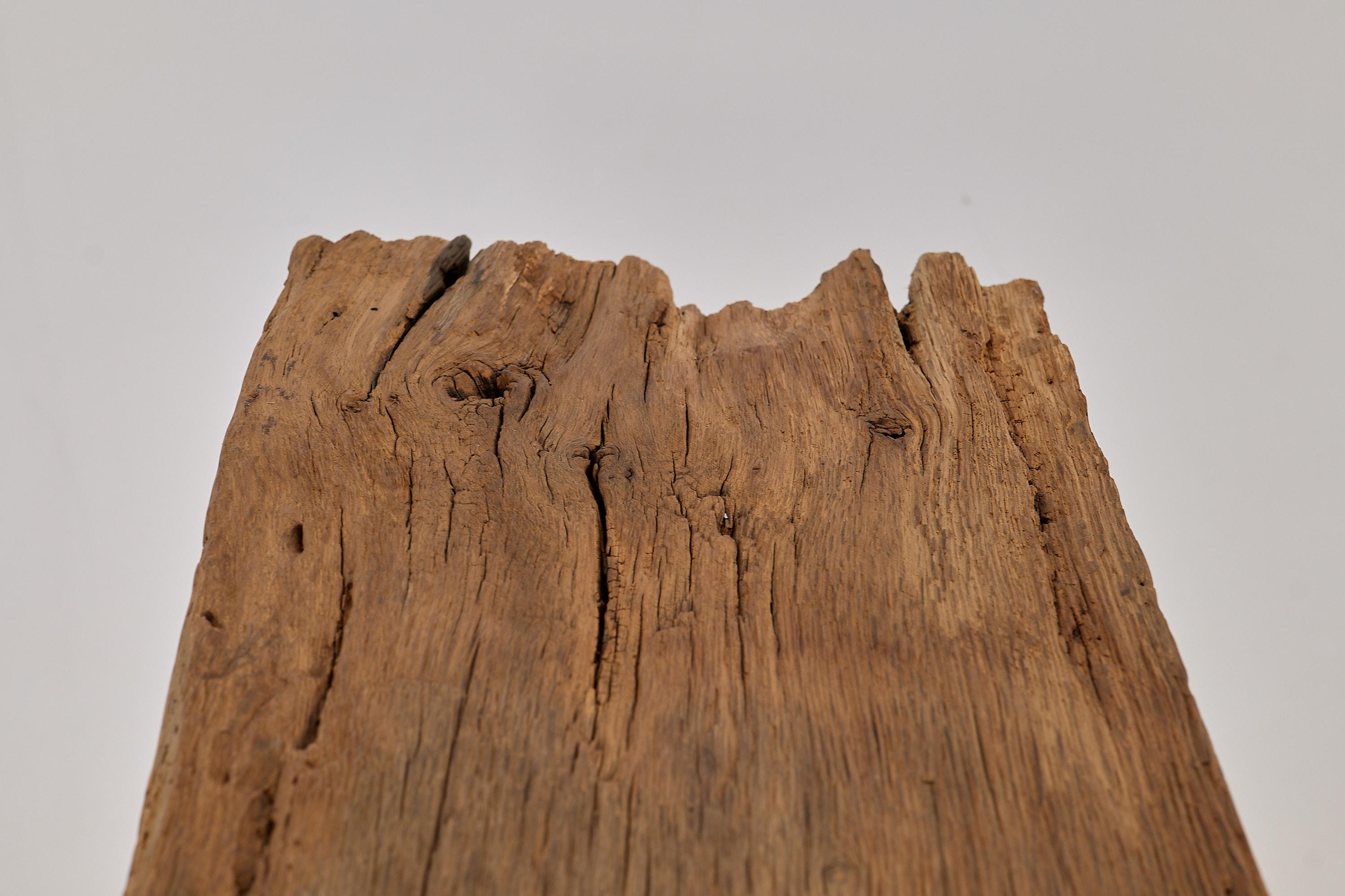 Logniture, panchina brutalista in legno di Oak Oak recuperato, naturale ed eco-compatibile in vendita 9