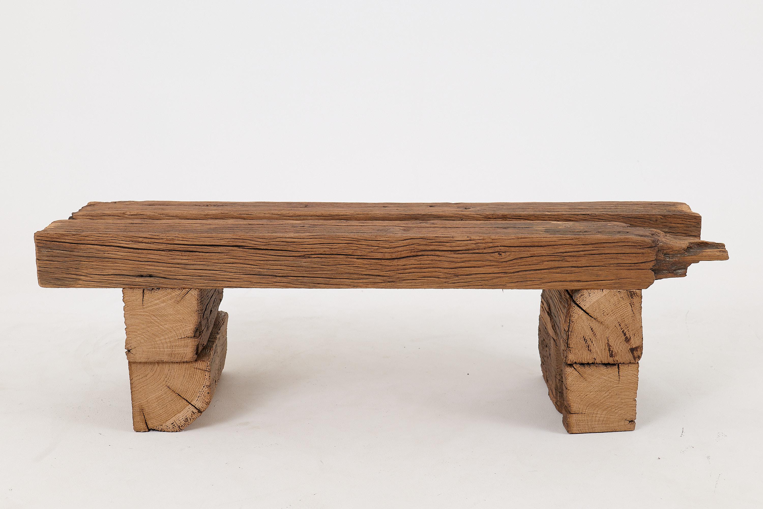 Brutalismo Logniture, panchina brutalista in legno di Oak Oak recuperato, naturale ed eco-compatibile