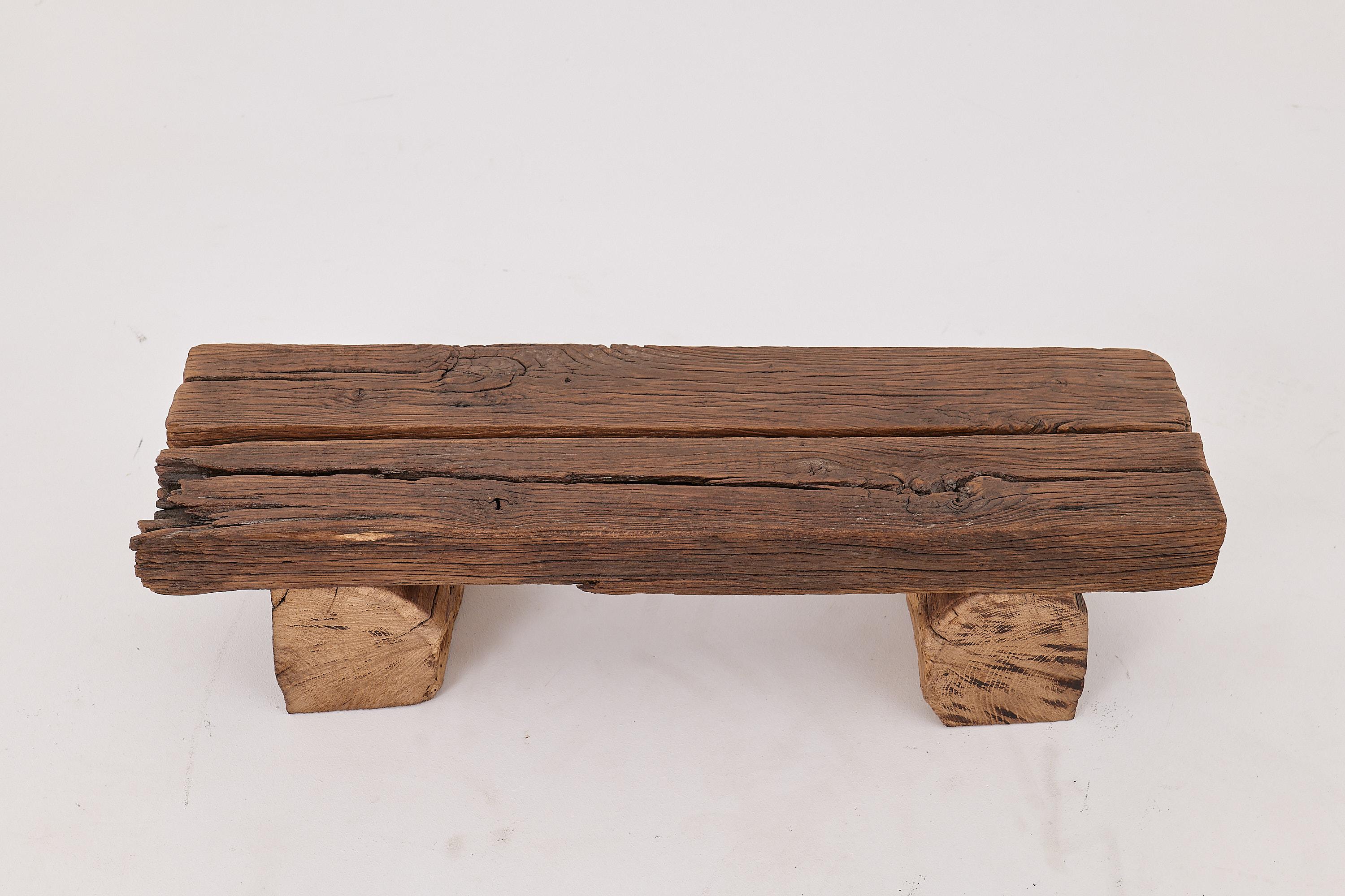 Logniture, Banco Brutalista de Madera de Roble Recuperada, Natural y Ecológico Tallado en venta