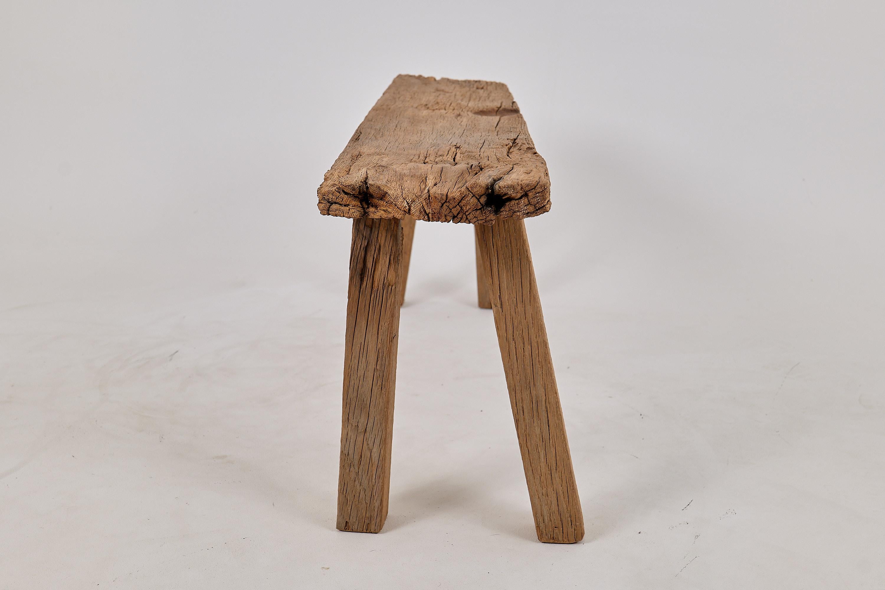 XXI secolo e contemporaneo Logniture, panchina brutalista in legno di Oak Oak recuperato, naturale ed eco-compatibile in vendita
