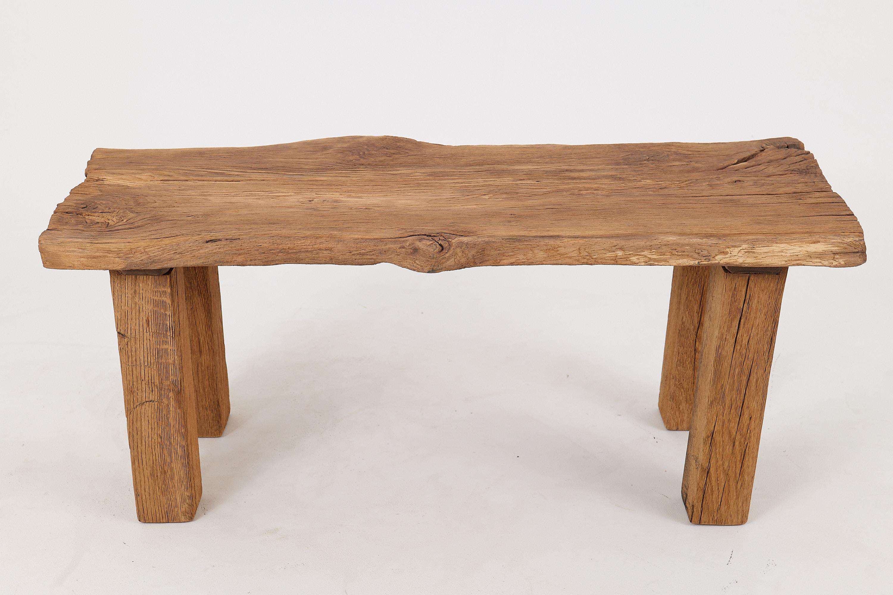 Logniture, tavolino brutalista in legno di Oak Oak recuperato, naturale ed eco-compatibile in vendita 3