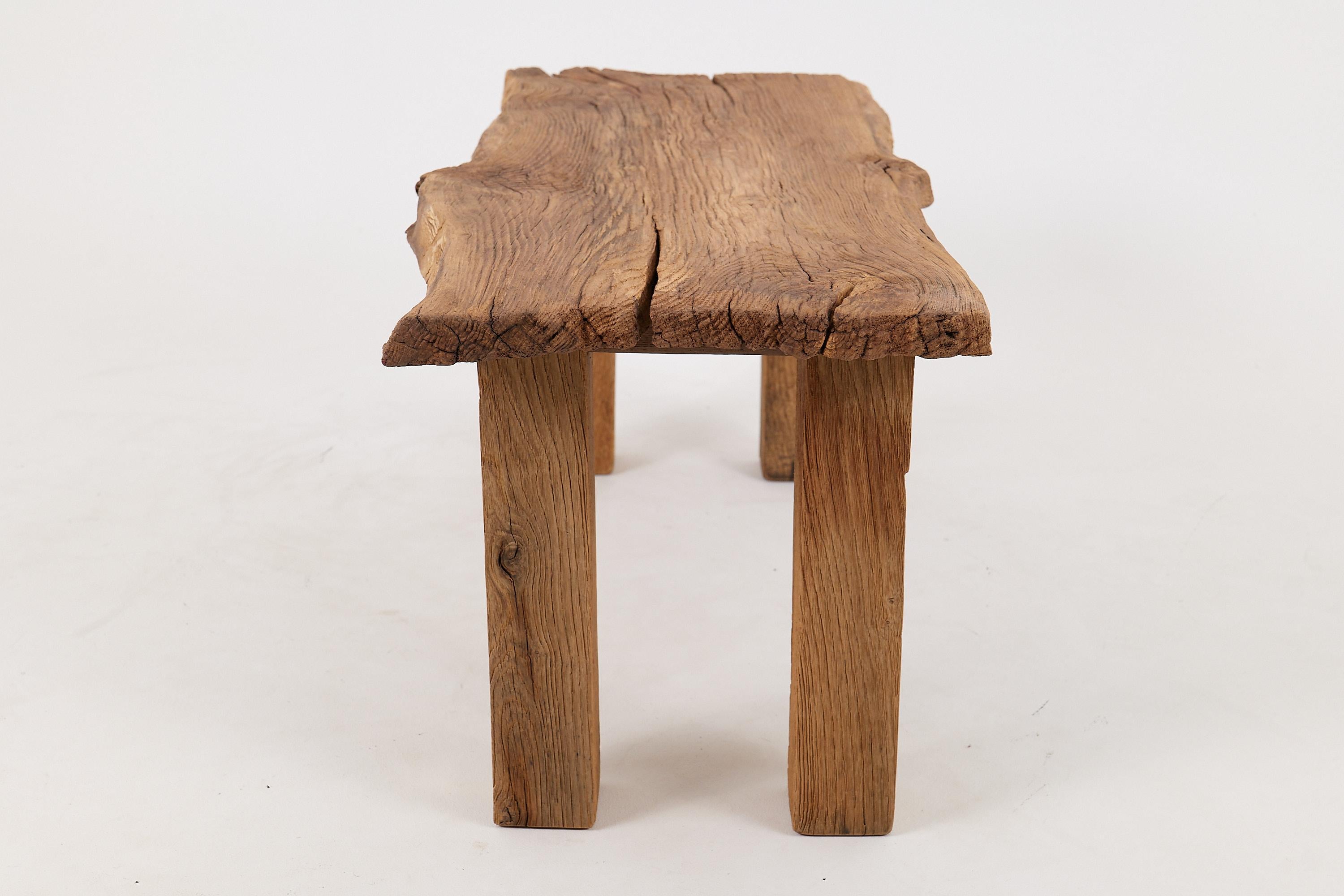 Legno Logniture, tavolino brutalista in legno di Oak Oak recuperato, naturale ed eco-compatibile in vendita