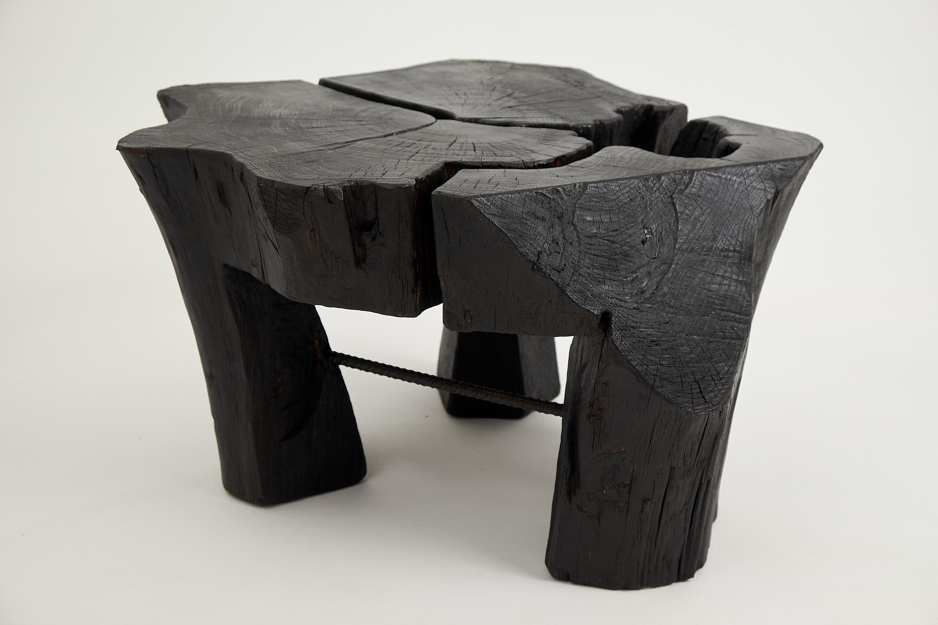 Logniture, Table basse rustique sculpturale, Bois de Oak Oak noir brûlé, Unique en vente 4