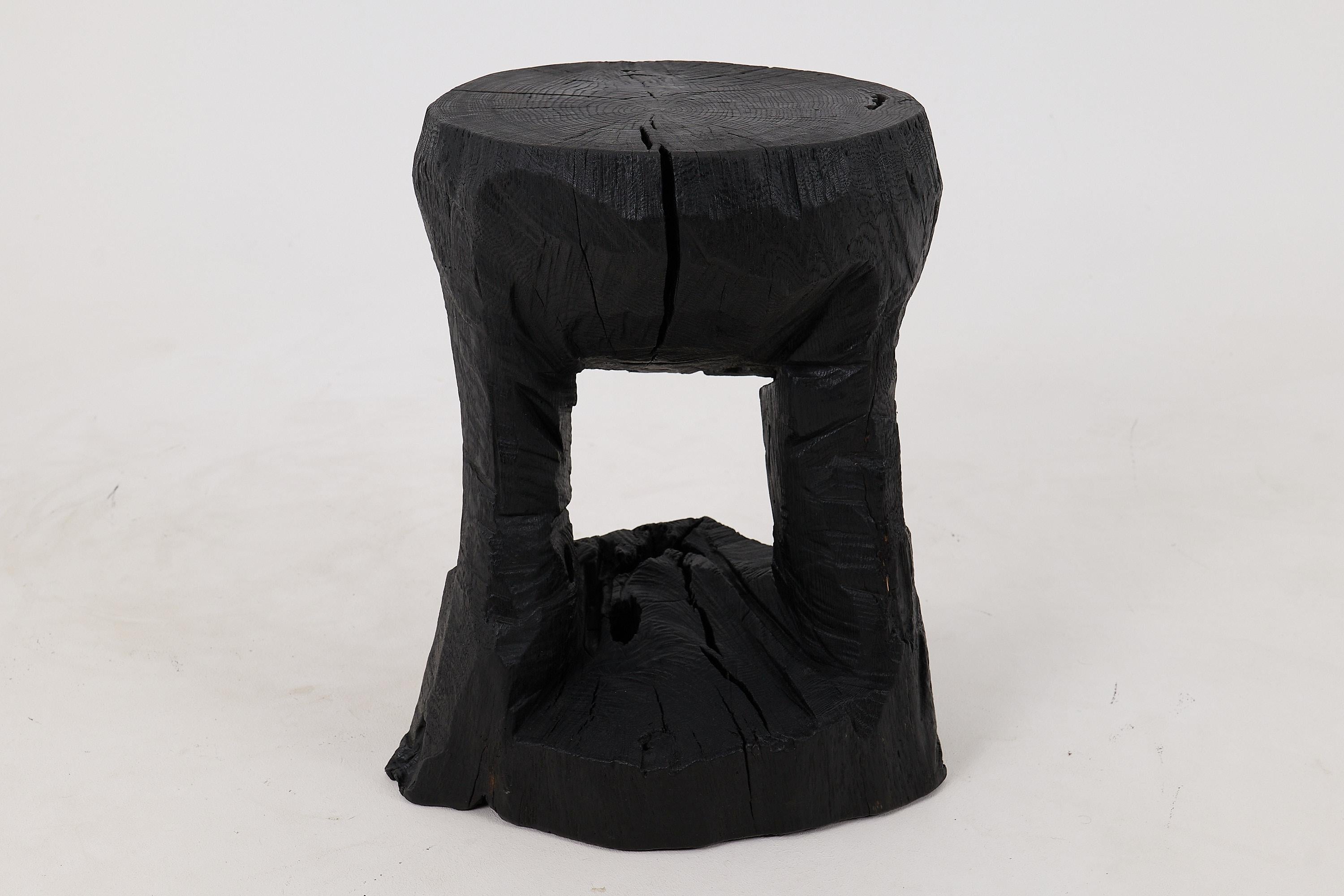 Logniture, Rustic Sculptural Coffee Table, Burnt Black Oak Wood, Unique en vente 5