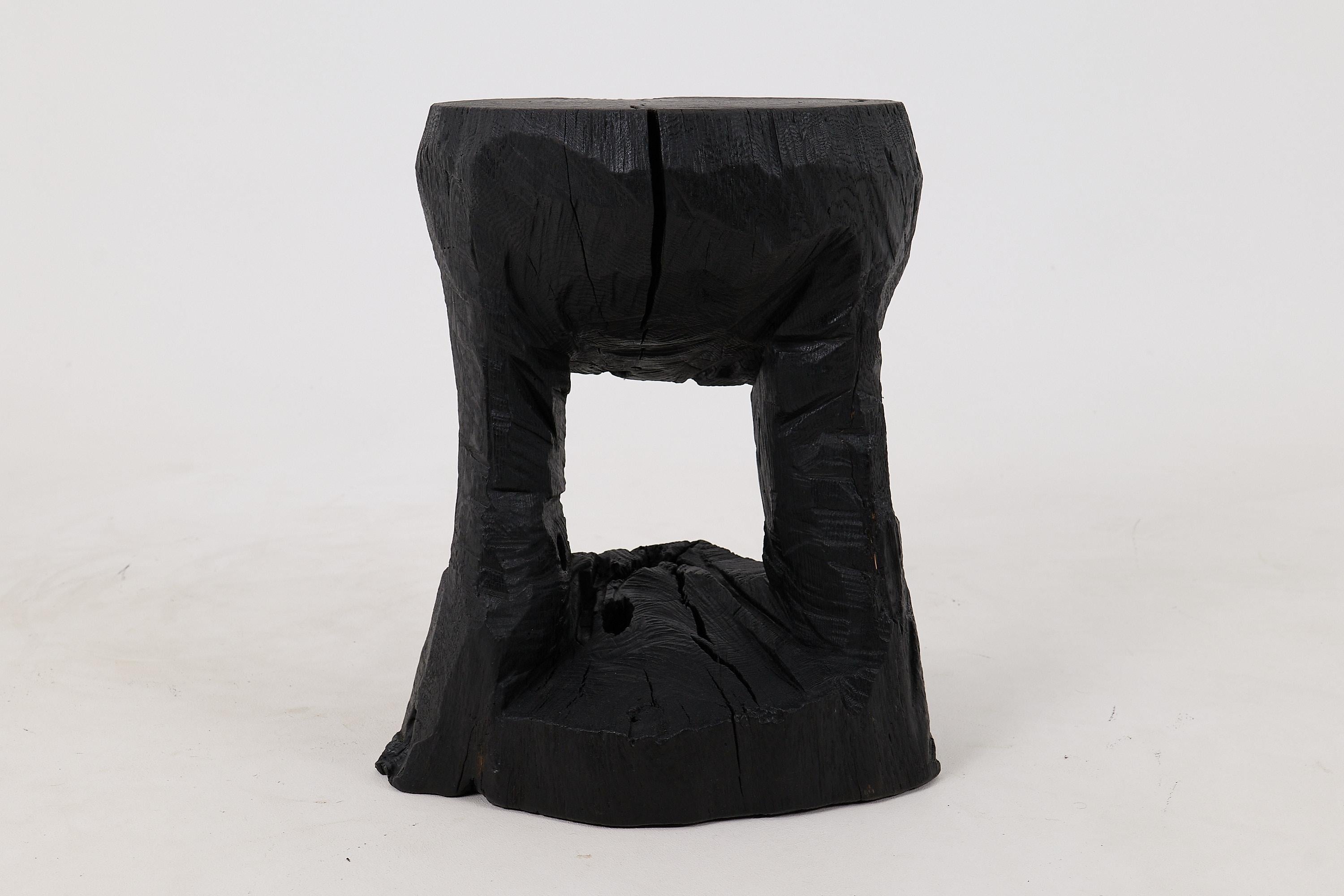Logniture, Rustic Sculptural Coffee Table, Burnt Black Oak Wood, Unique en vente 6