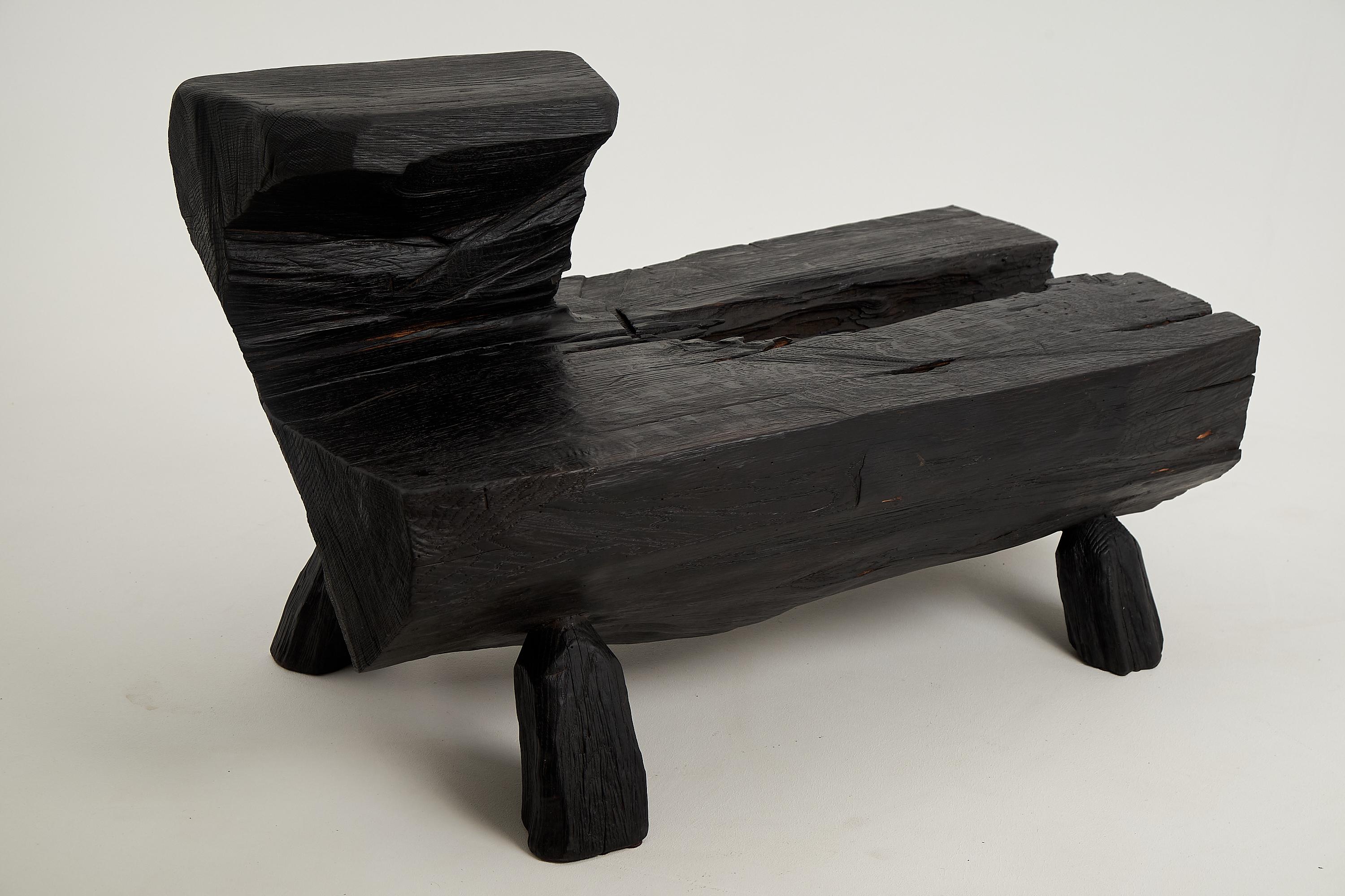 Logniture, Table basse rustique sculpturale, Bois de Oak Oak noir brûlé, Unique en vente 11