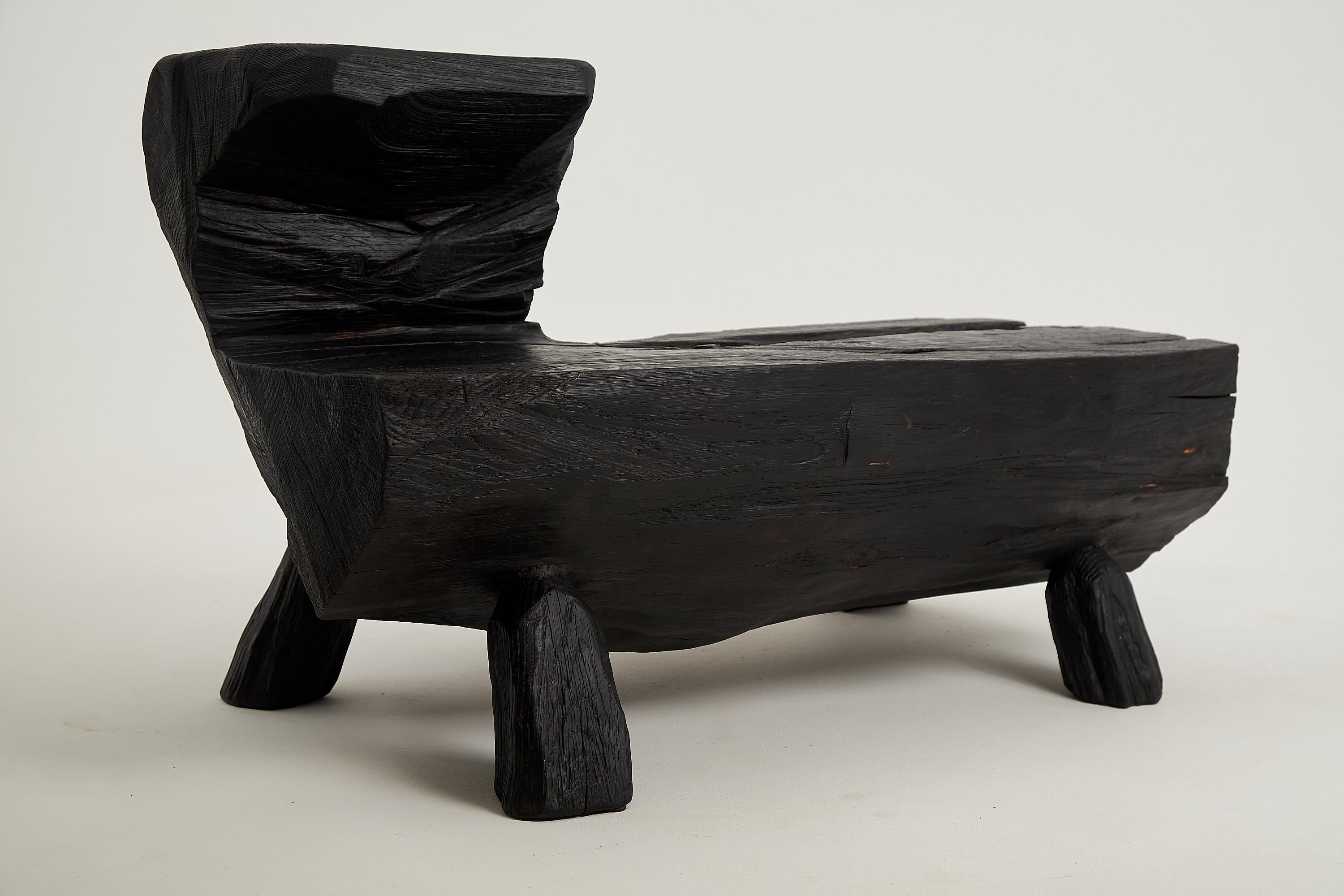 Logniture, Table basse rustique sculpturale, Bois de Oak Oak noir brûlé, Unique en vente 12