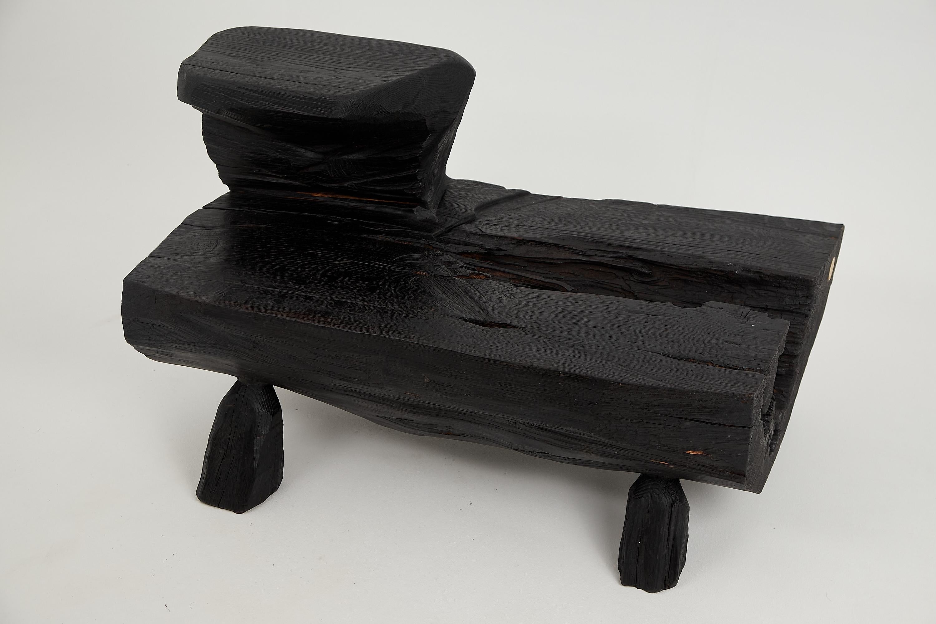 Brutalisme Logniture, Table basse rustique sculpturale, Bois de Oak Oak noir brûlé, Unique en vente