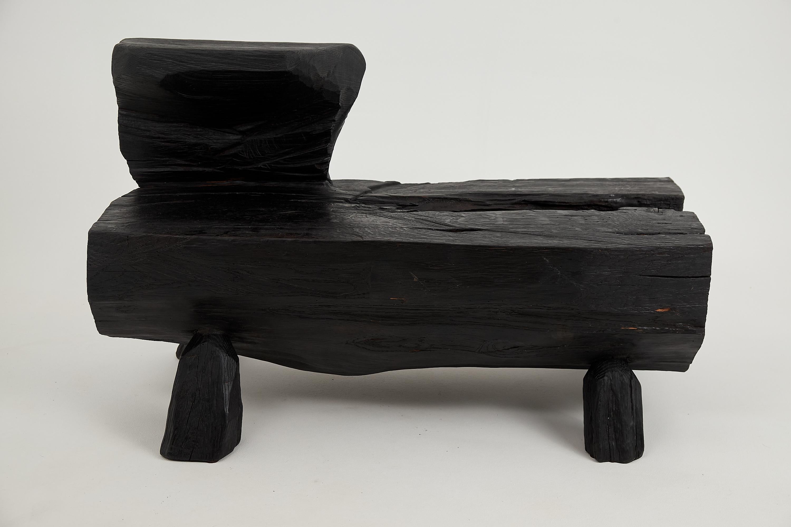 Croate Logniture, Table basse rustique sculpturale, Bois de Oak Oak noir brûlé, Unique en vente