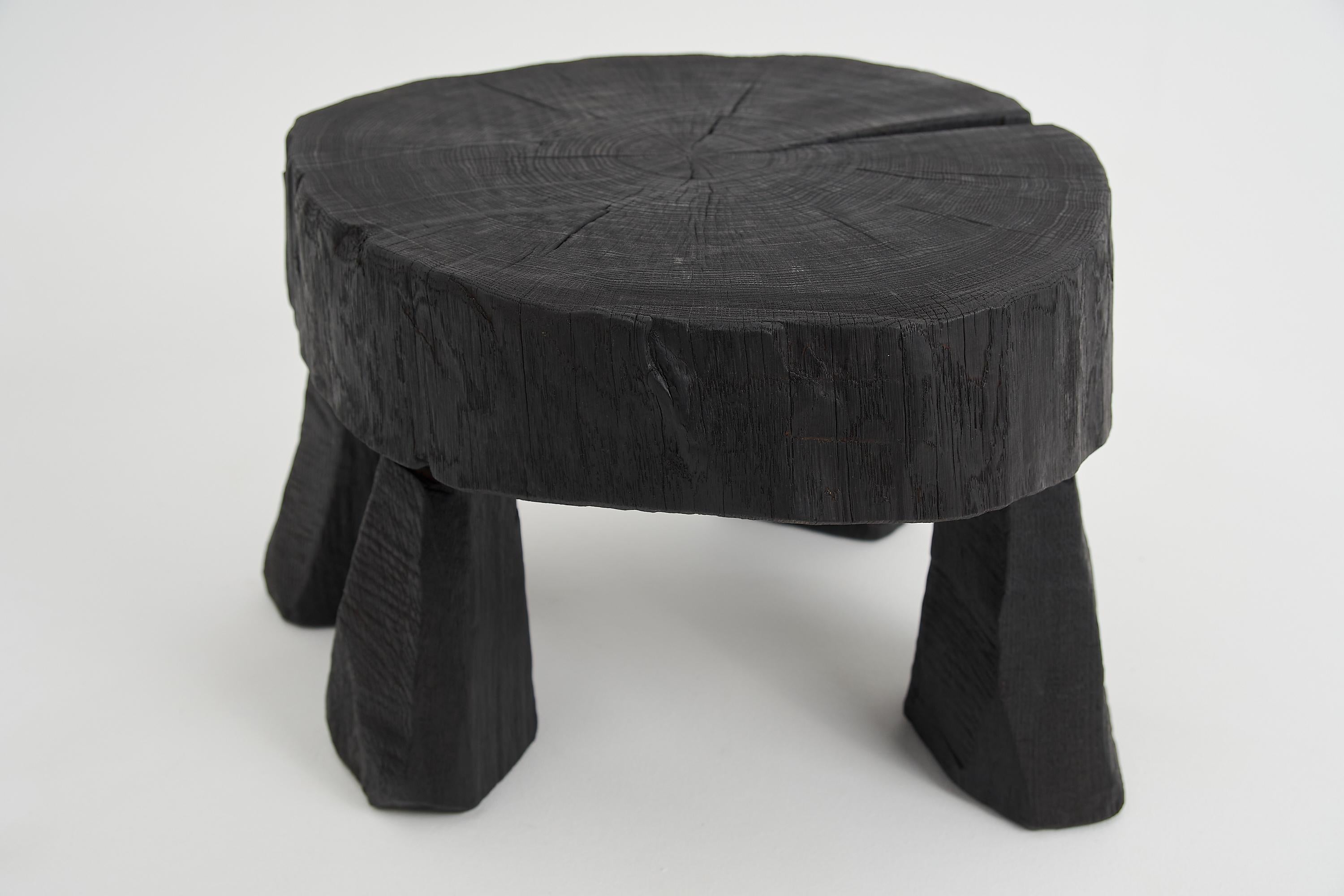 Logniture, Table basse rustique sculpturale, Bois de Oak Oak noir brûlé, Unique Neuf - En vente à Stara Gradiška, HR