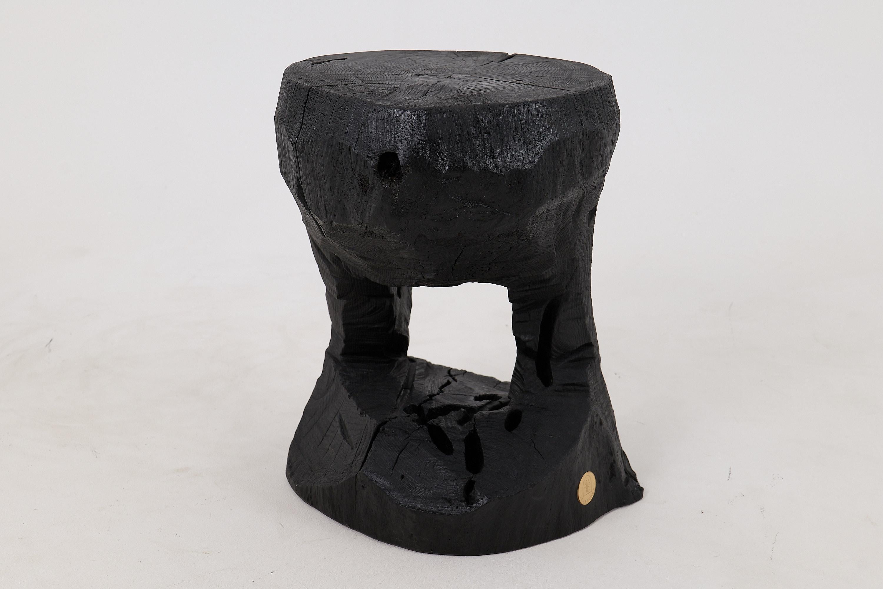 Logniture, Rustic Sculptural Coffee Table, Burnt Black Oak Wood, Unique Neuf - En vente à Stara Gradiška, HR