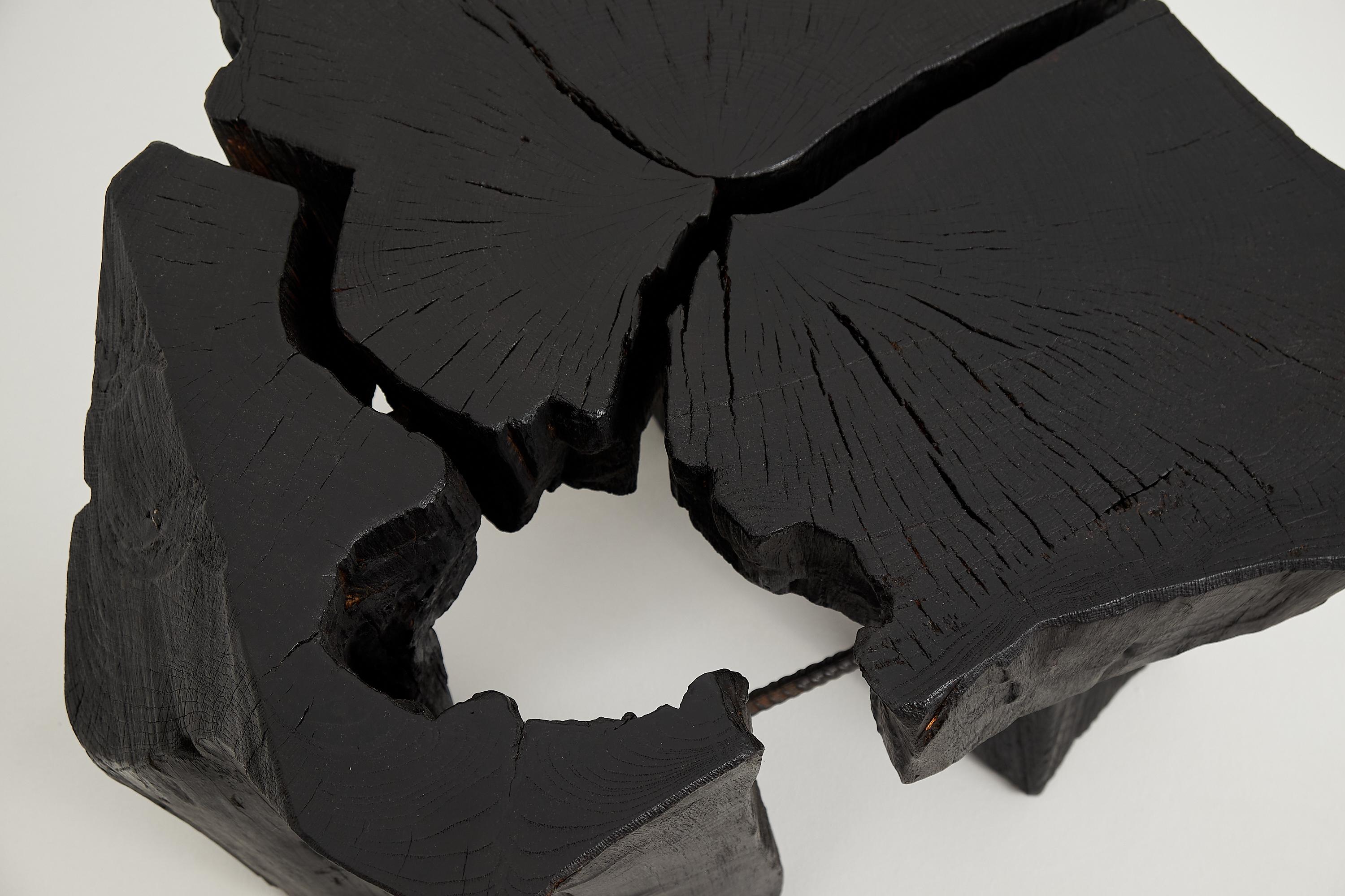 XXIe siècle et contemporain Logniture, Table basse rustique sculpturale, Bois de Oak Oak noir brûlé, Unique en vente