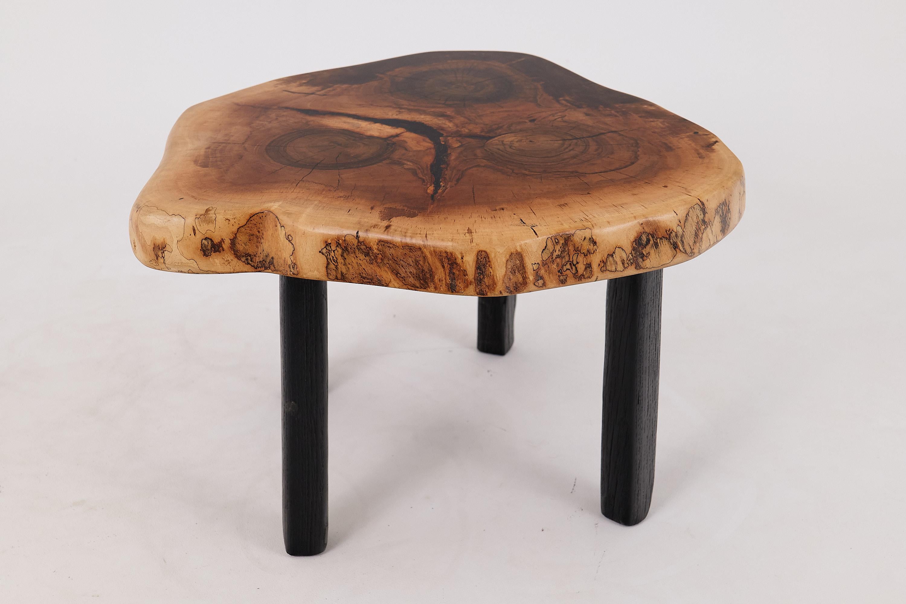 Logniture, Table basse rustique sculpturale, Noyer & Oak Oak noir brûlé, Unique en vente 1