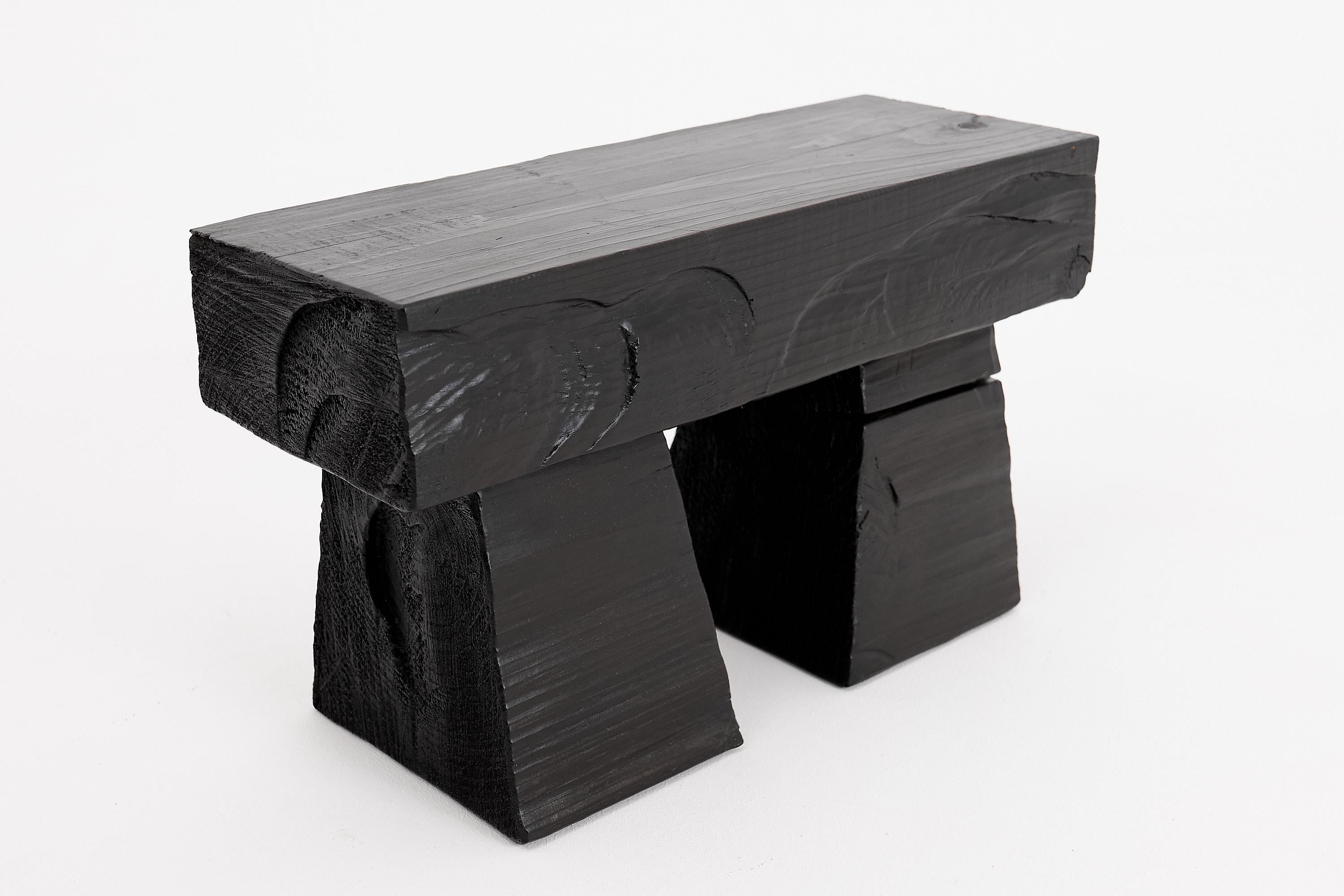 XXI secolo e contemporaneo Logniture, sgabello scultoreo in legno annerito con un audace design architettonico in vendita