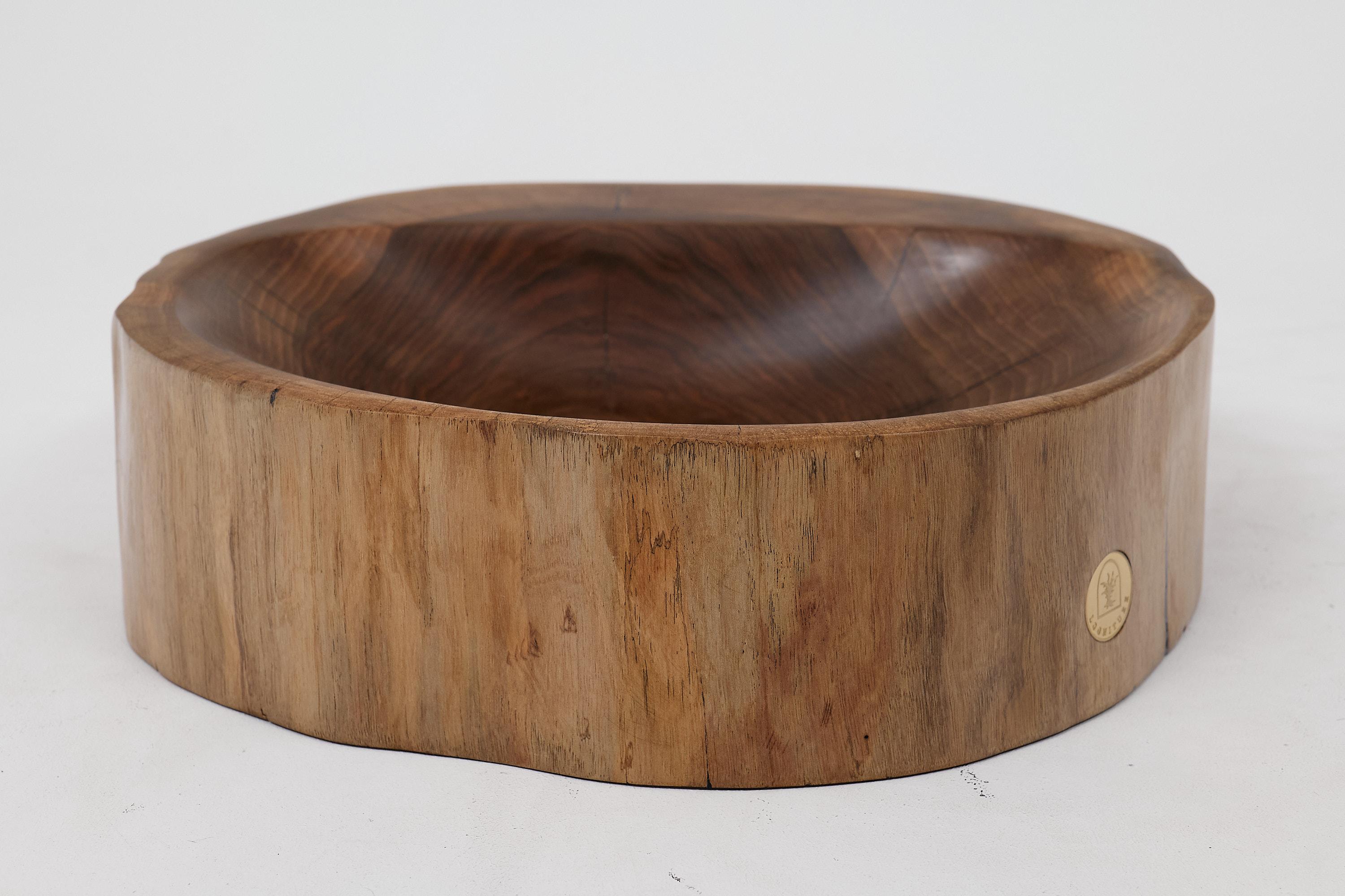 Mueble de tronco, Madera maciza de nogal tallada, Lavabo de baño, Trabajo original hecho a mano Brutalista en venta