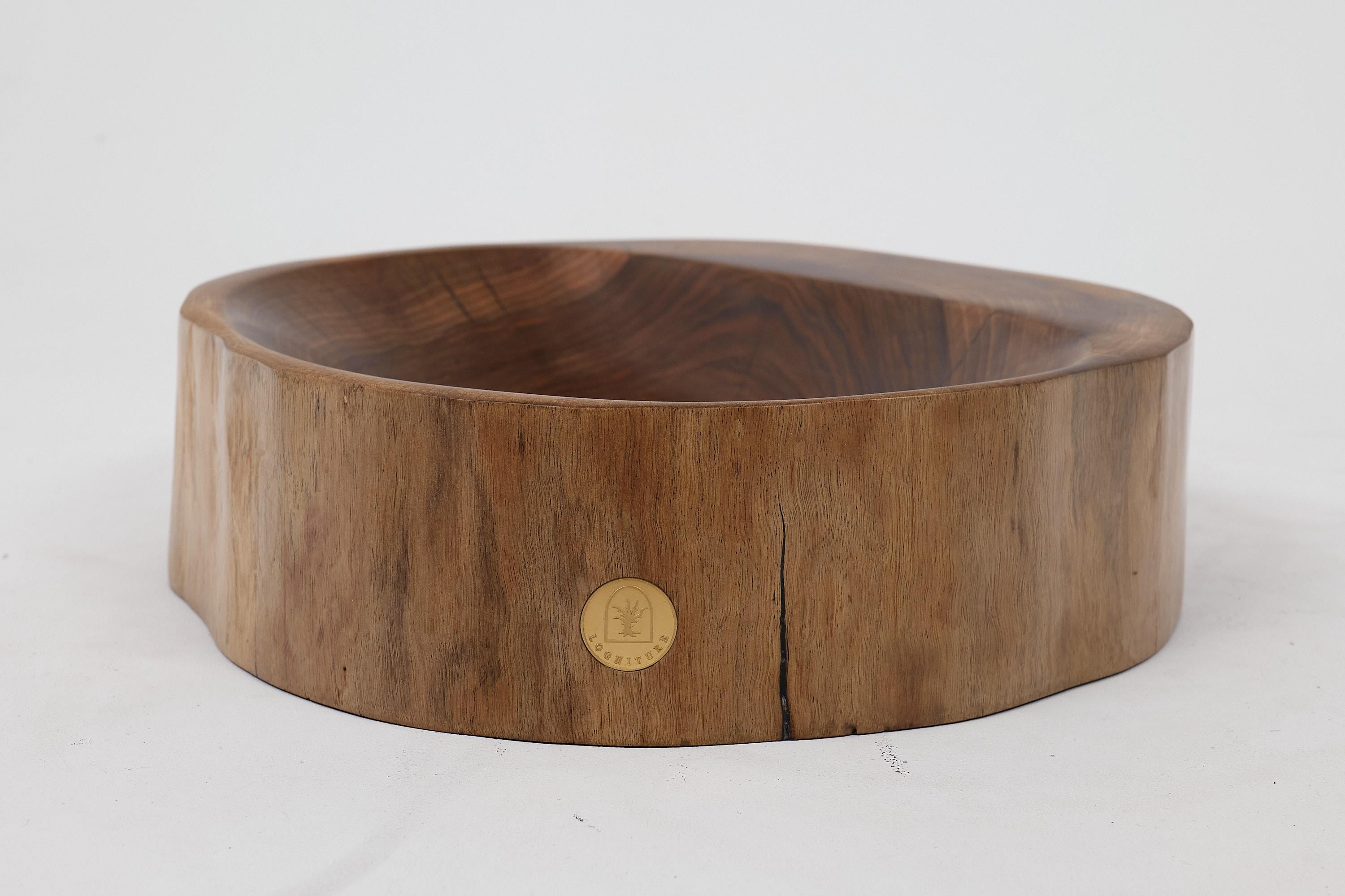 Mueble de tronco, Madera maciza de nogal tallada, Lavabo de baño, Trabajo original hecho a mano Croata en venta