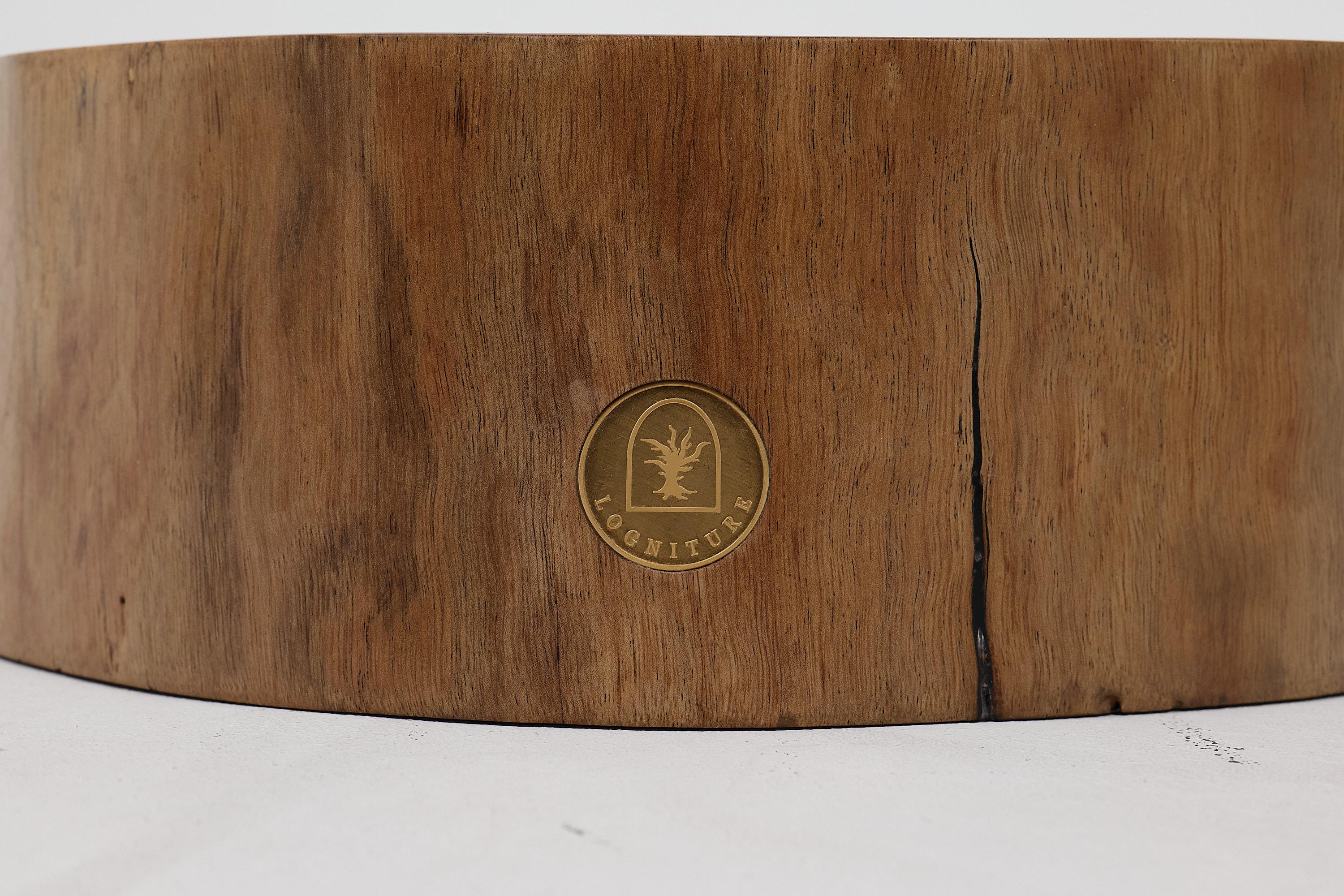 Mueble de tronco, Madera maciza de nogal tallada, Lavabo de baño, Trabajo original hecho a mano Tallado en venta