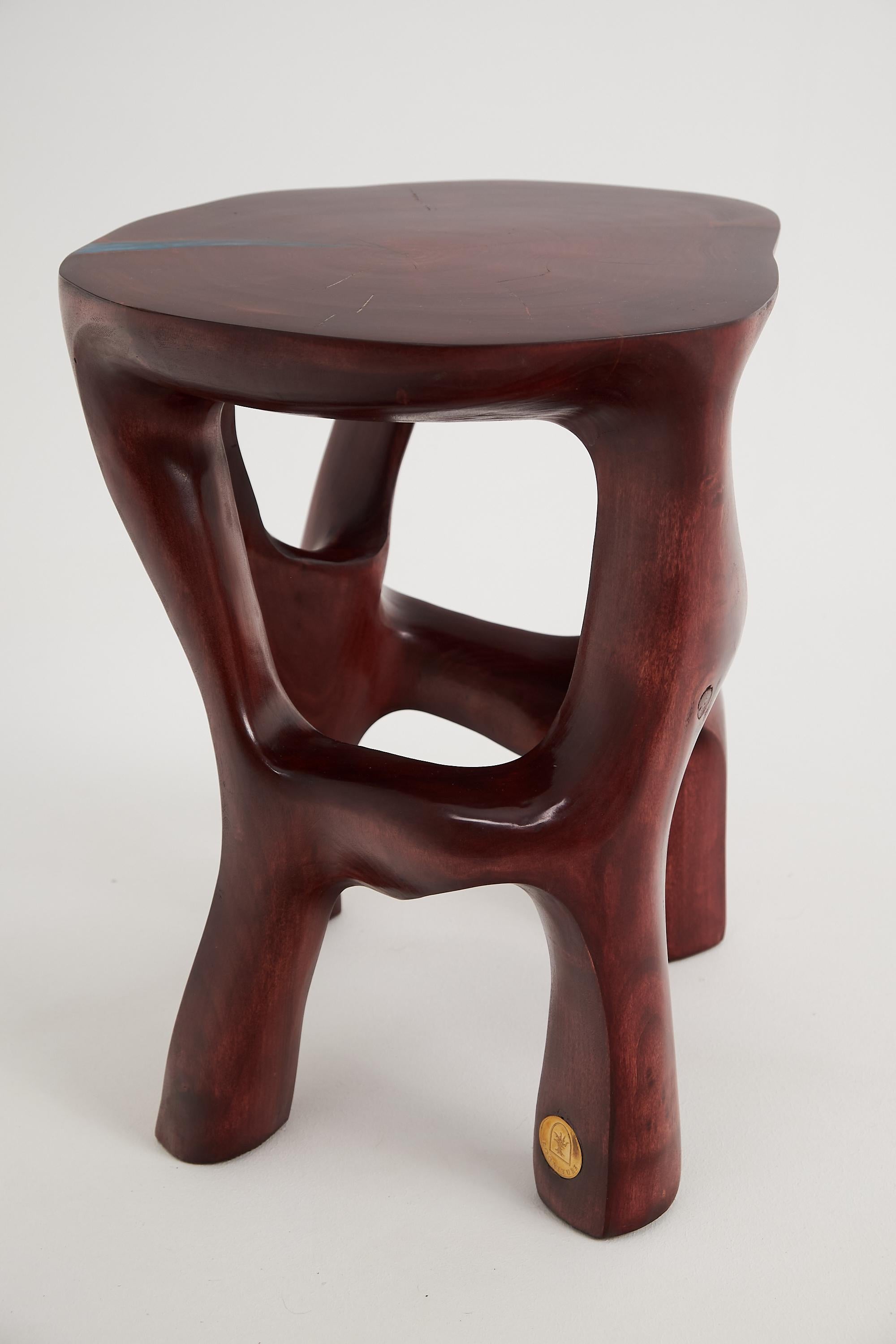 XXI secolo e contemporaneo Logniture, Lato scultoreo in legno massiccio, originale 1/1, legno rosso in vendita