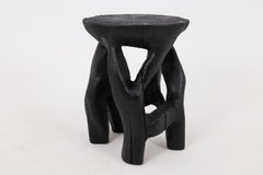 Logniture, Table d'appoint sculpturale en bois massif, Bois noir charbonné, Satyres