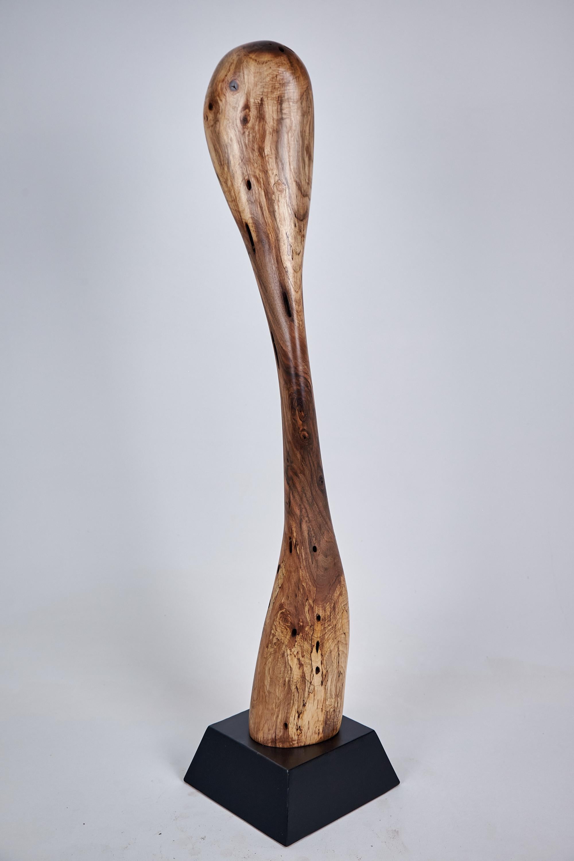 Brutalismo Logniture, scultura astratta in legno, intagliata con la motosega, noce in vendita