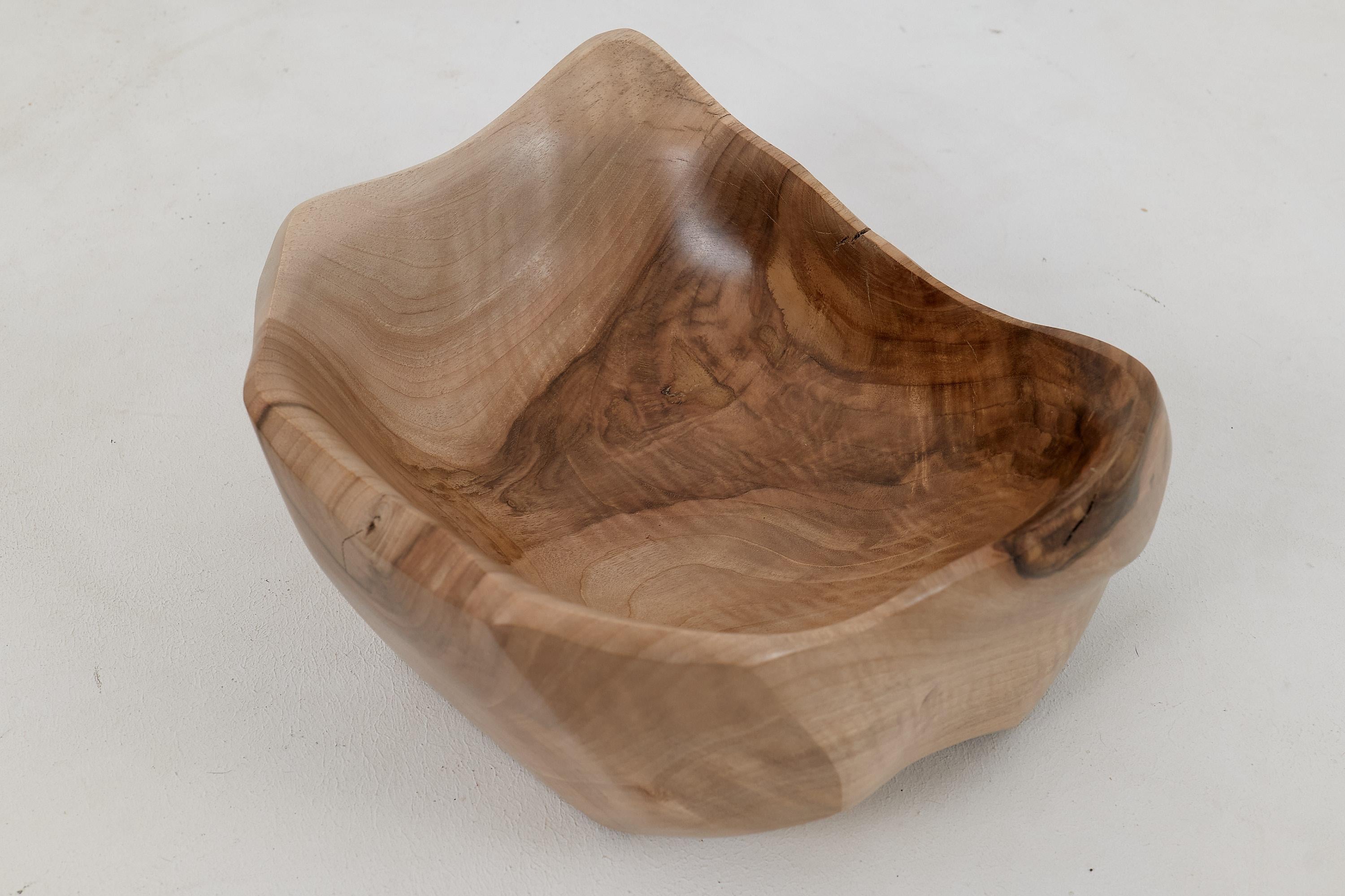 Logniture, Walnut Bowl, Handmade, Carved, Unique For Sale 4