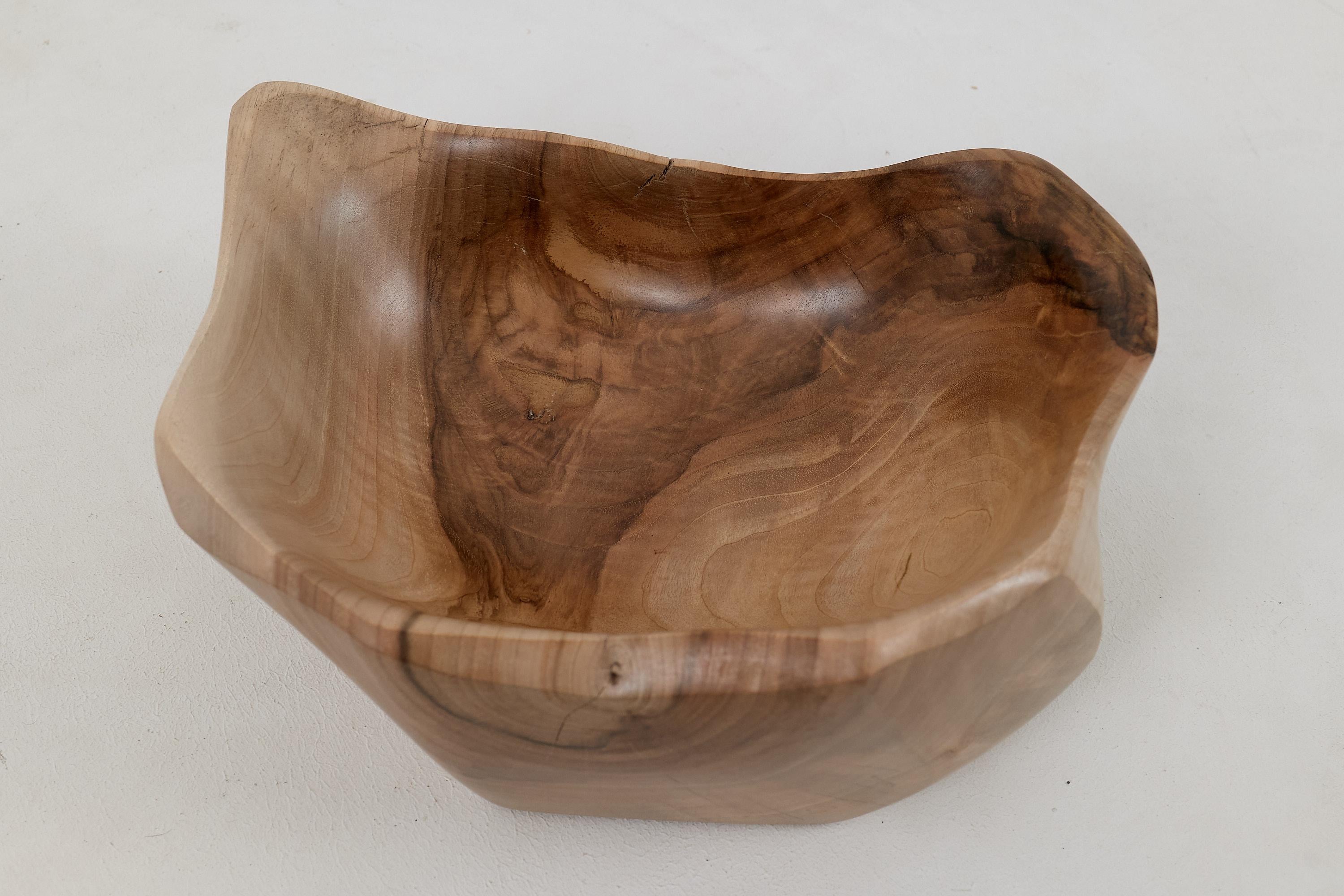 Logniture, Walnut Bowl, Handmade, Carved, Unique For Sale 5