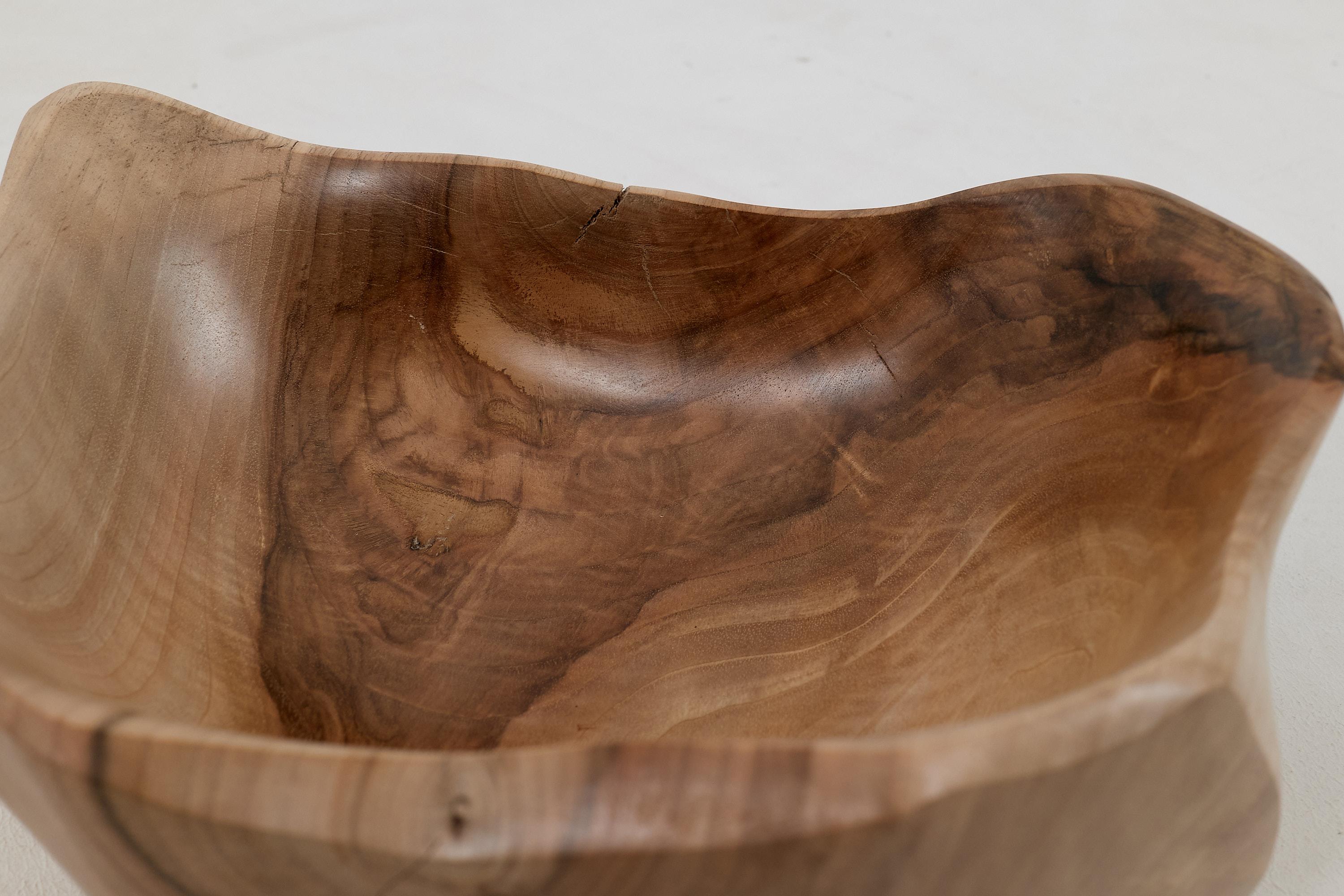 Logniture, Walnut Bowl, Handmade, Carved, Unique For Sale 6