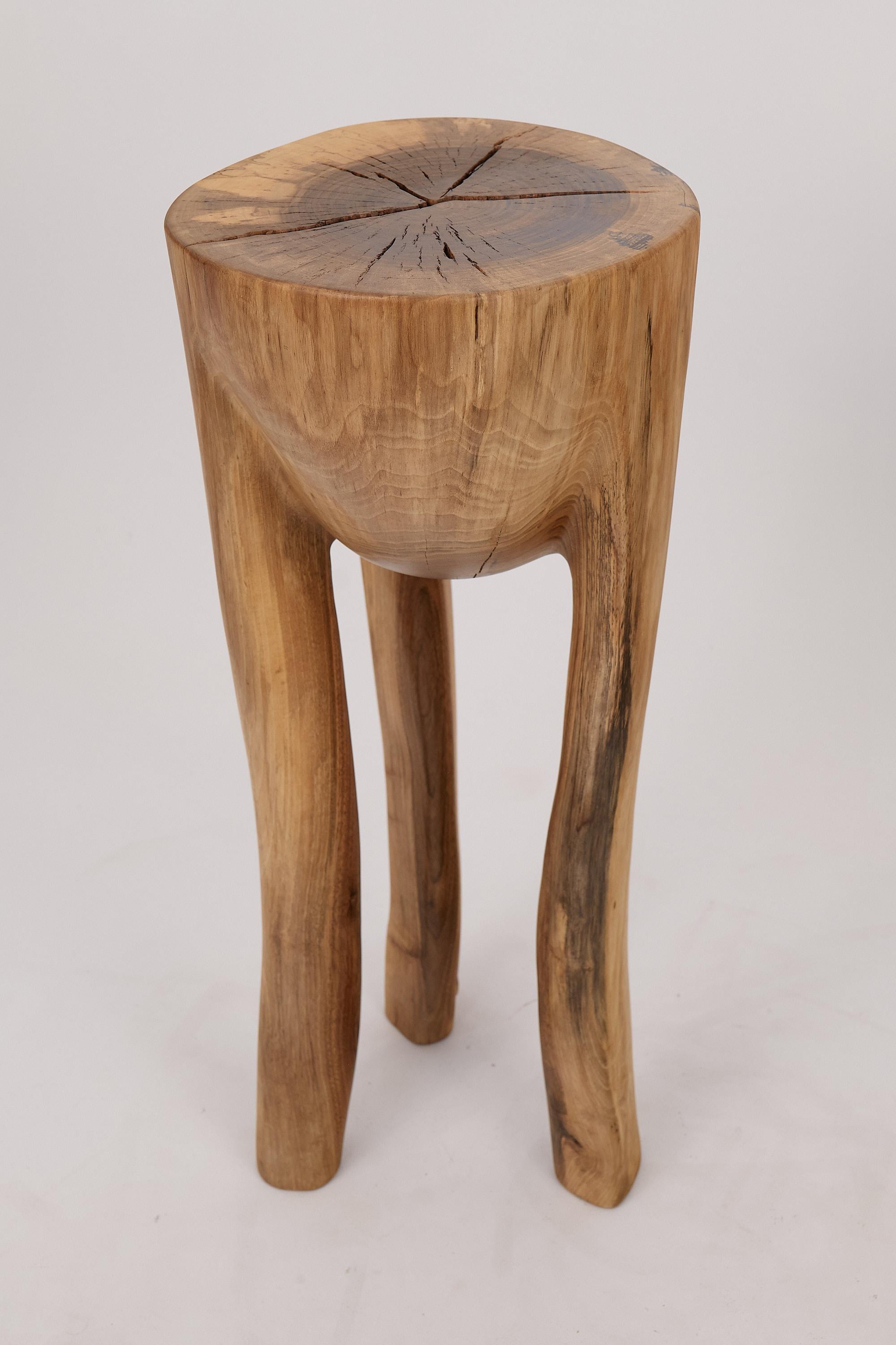Logniture, Skulpturaler Beistelltisch aus massivem Walnussholz, Original Contemporary Design im Angebot 5