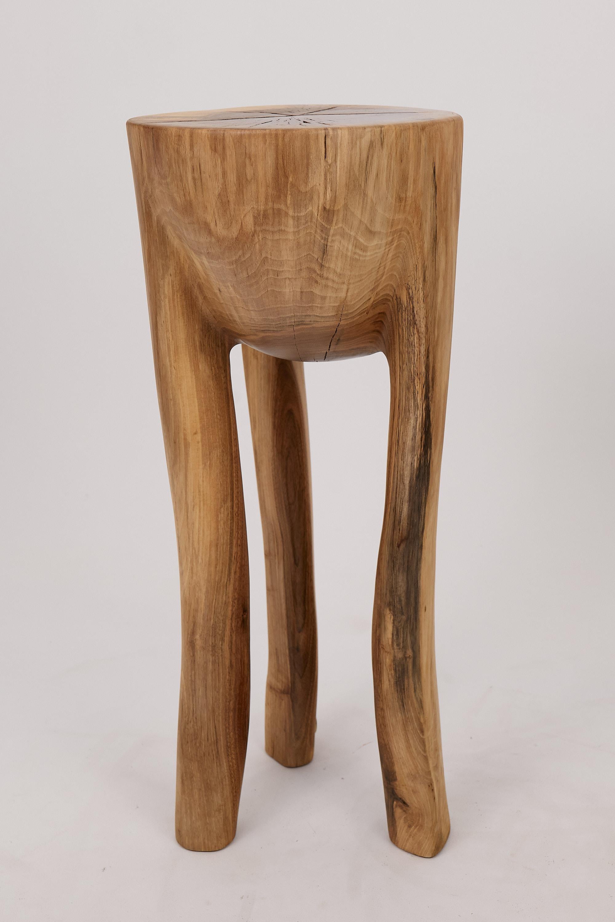 Logniture, Skulpturaler Beistelltisch aus massivem Walnussholz, Original Contemporary Design im Angebot 6