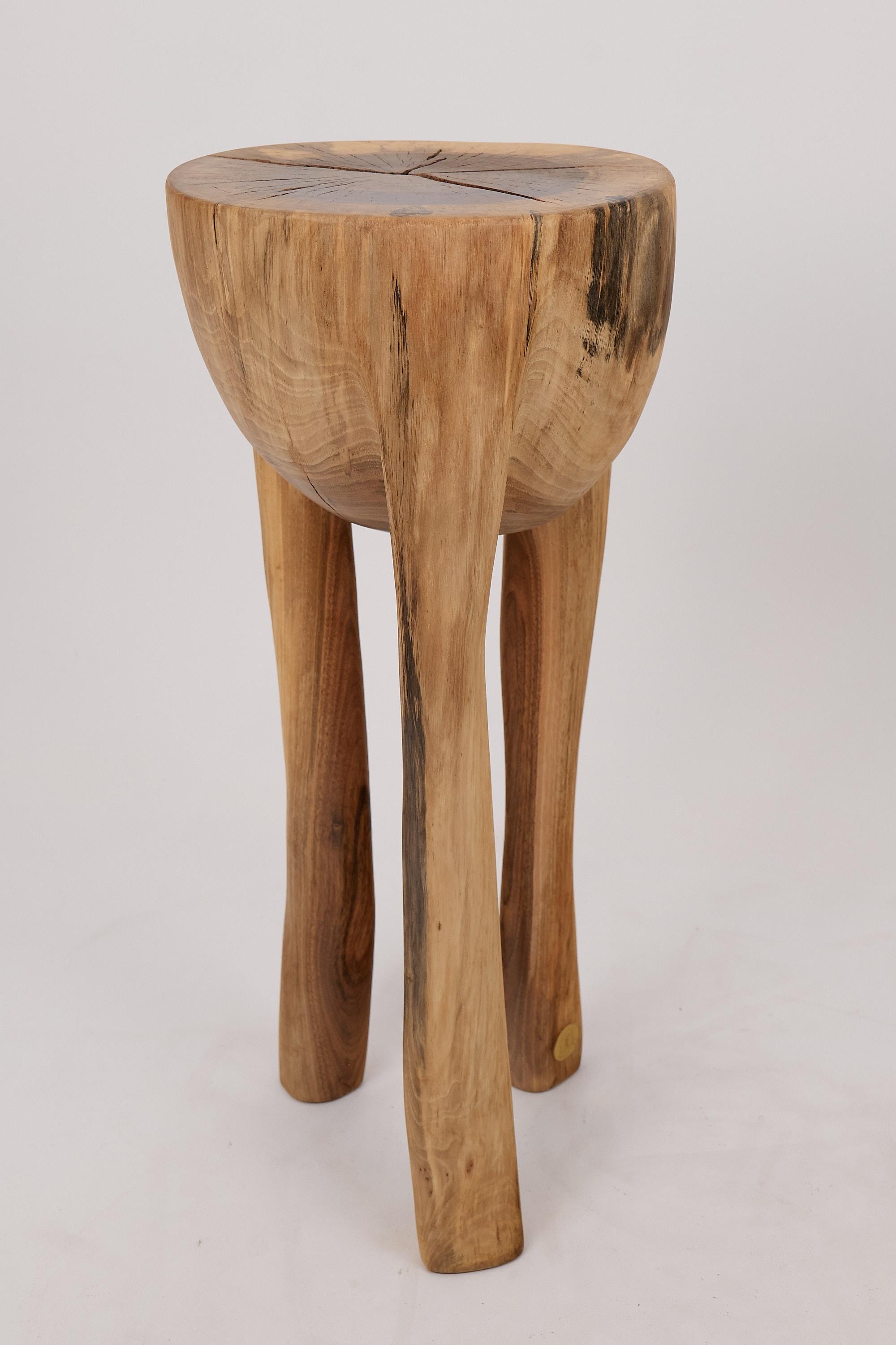 Logniture, Skulpturaler Beistelltisch aus massivem Walnussholz, Original Contemporary Design im Angebot 7